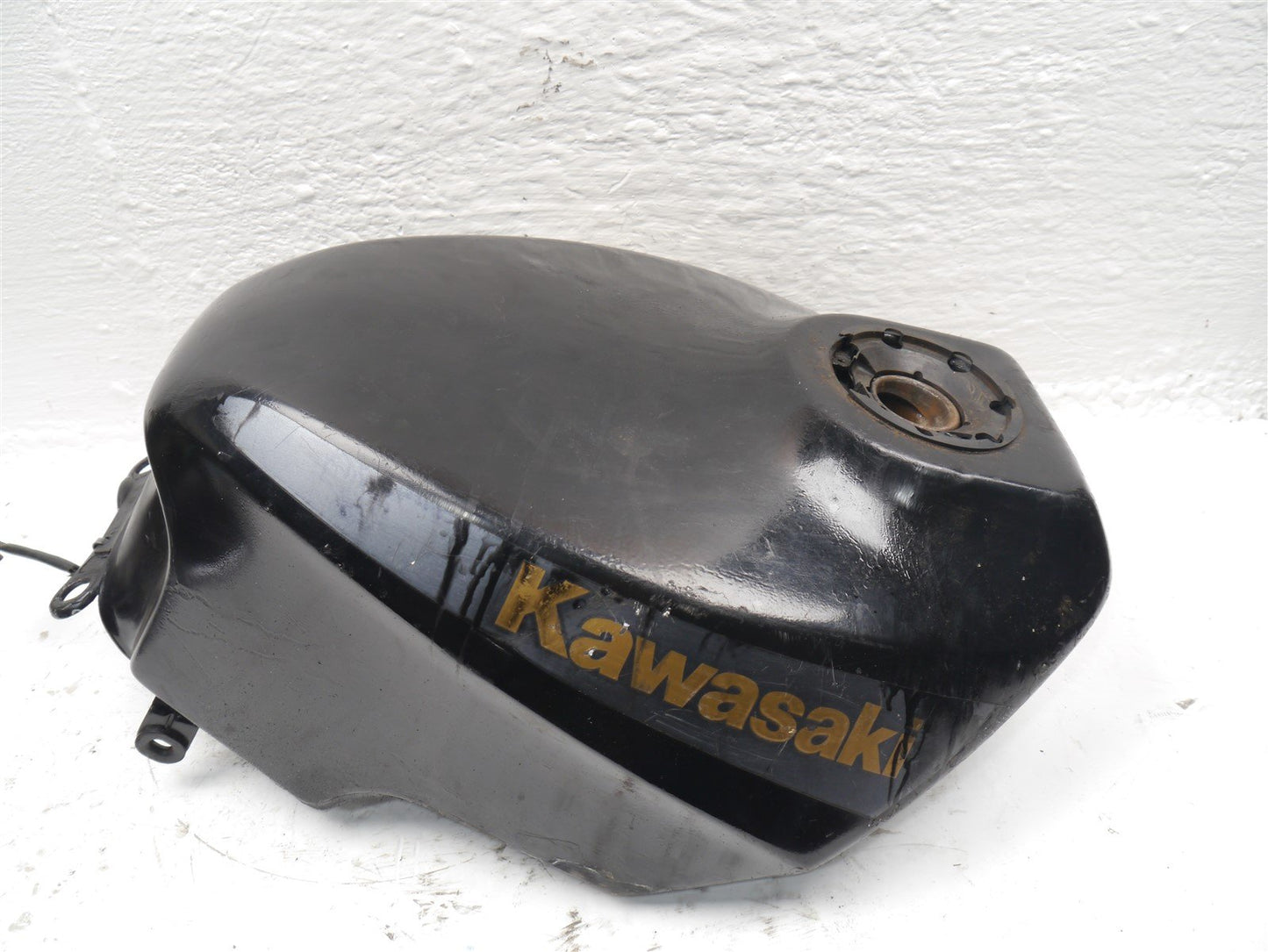 KAWASAKI GPZ600R FUEL PETROL TANK