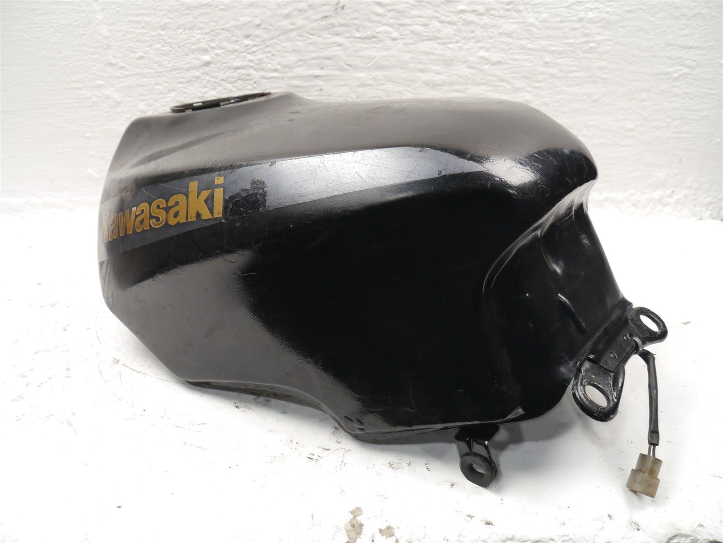 KAWASAKI GPZ600R FUEL PETROL TANK