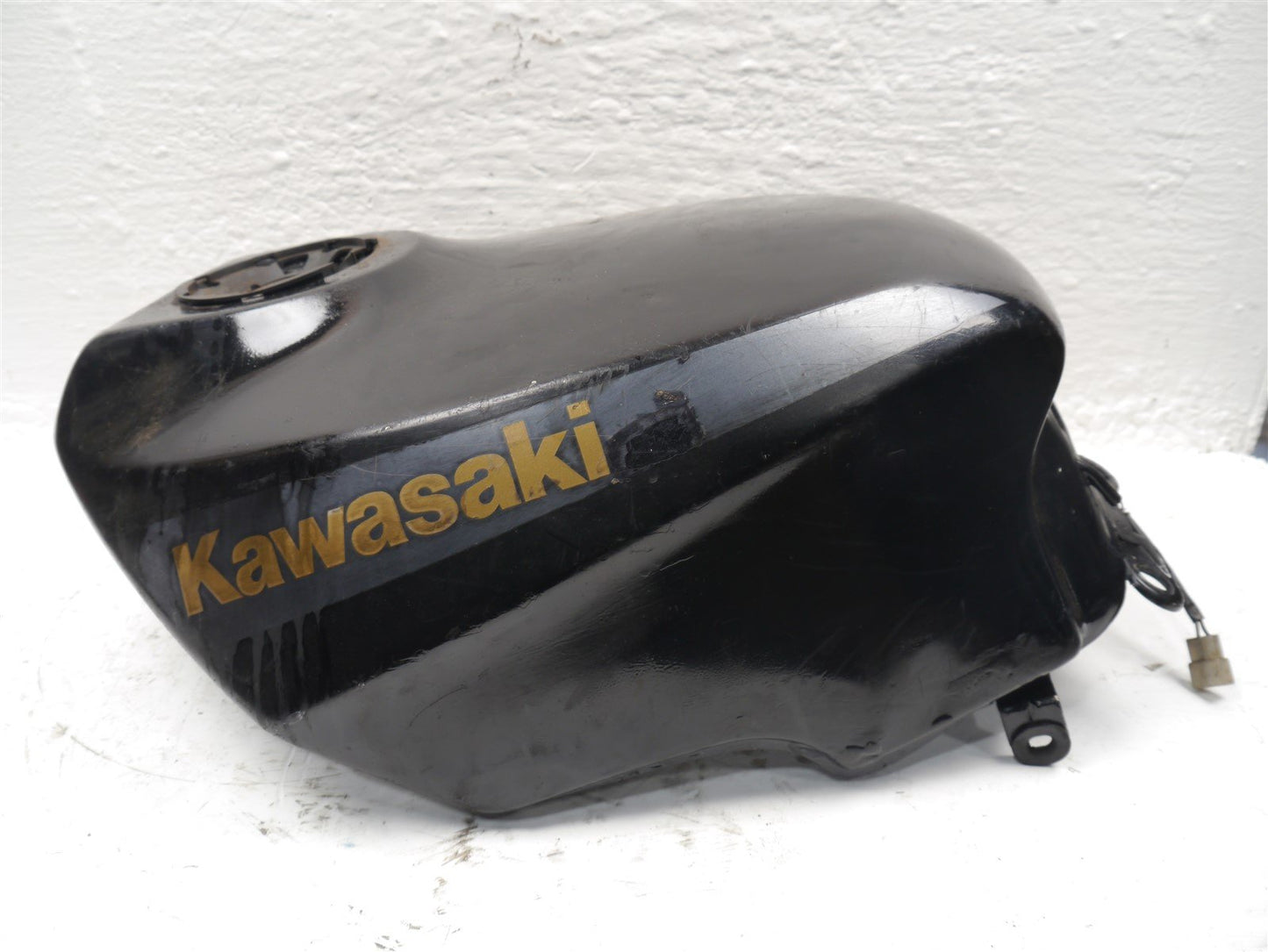 KAWASAKI GPZ600R FUEL PETROL TANK