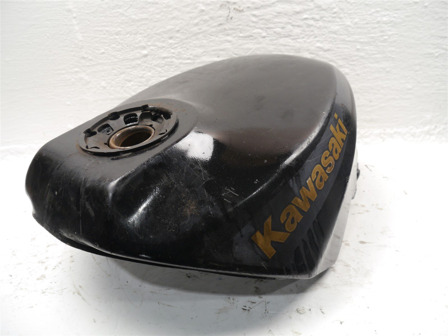 KAWASAKI GPZ600R FUEL PETROL TANK