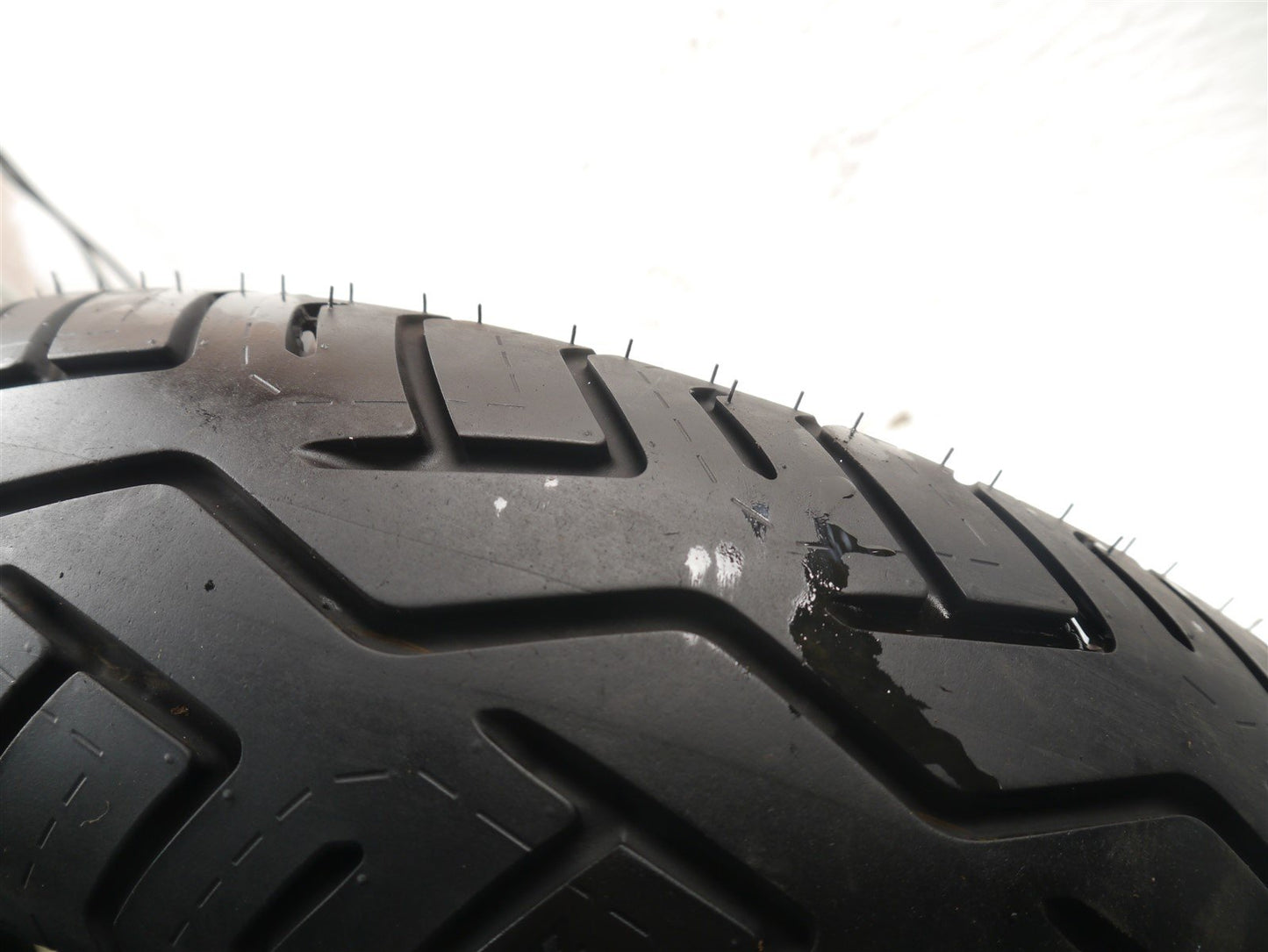 KAWASAKI GPZ600R REAR WHEEL & TIRE