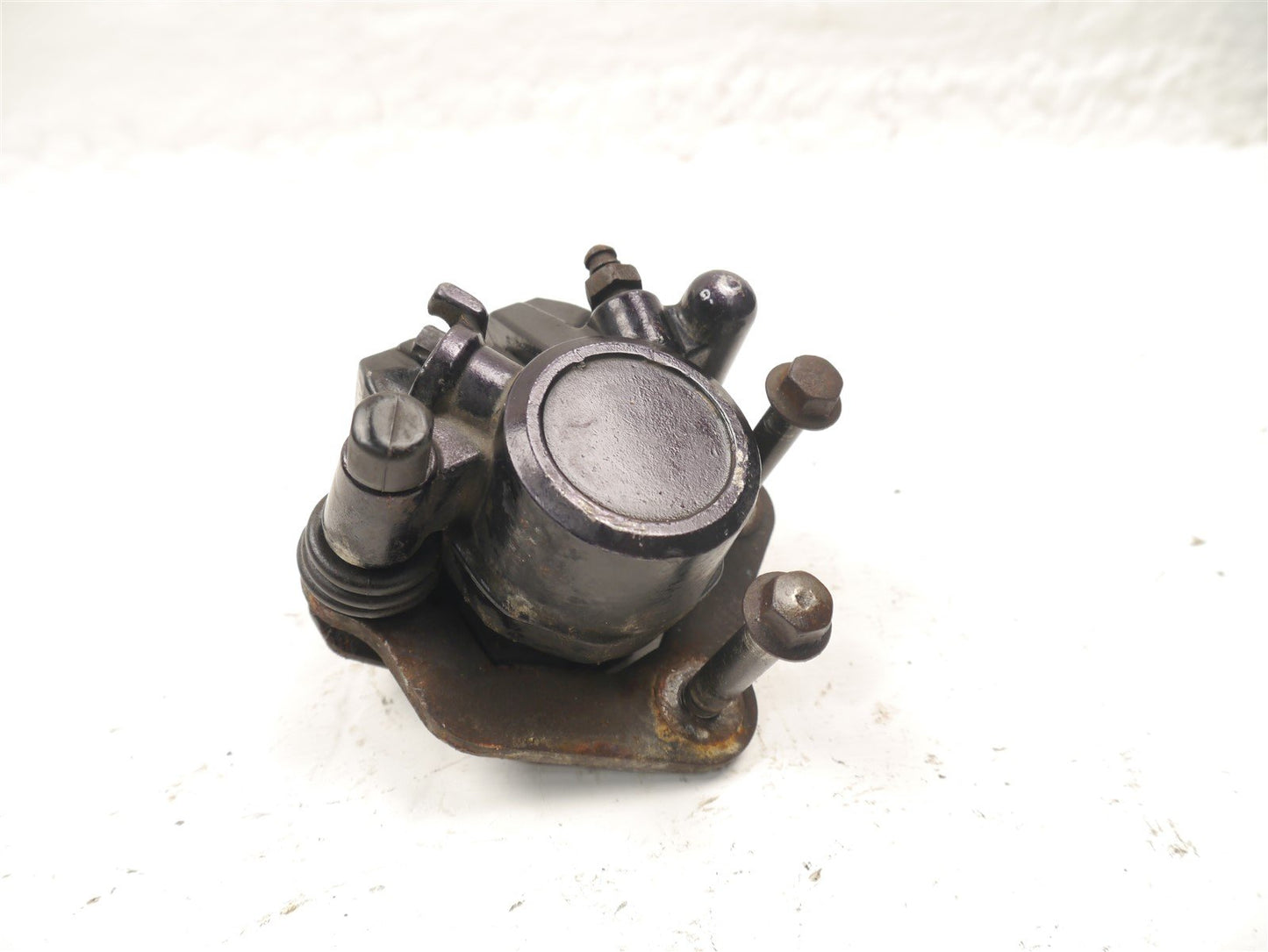 KAWASAKI Z550 F FRONT RIGHT BRAKE CALIPER (FOR REBUILD)