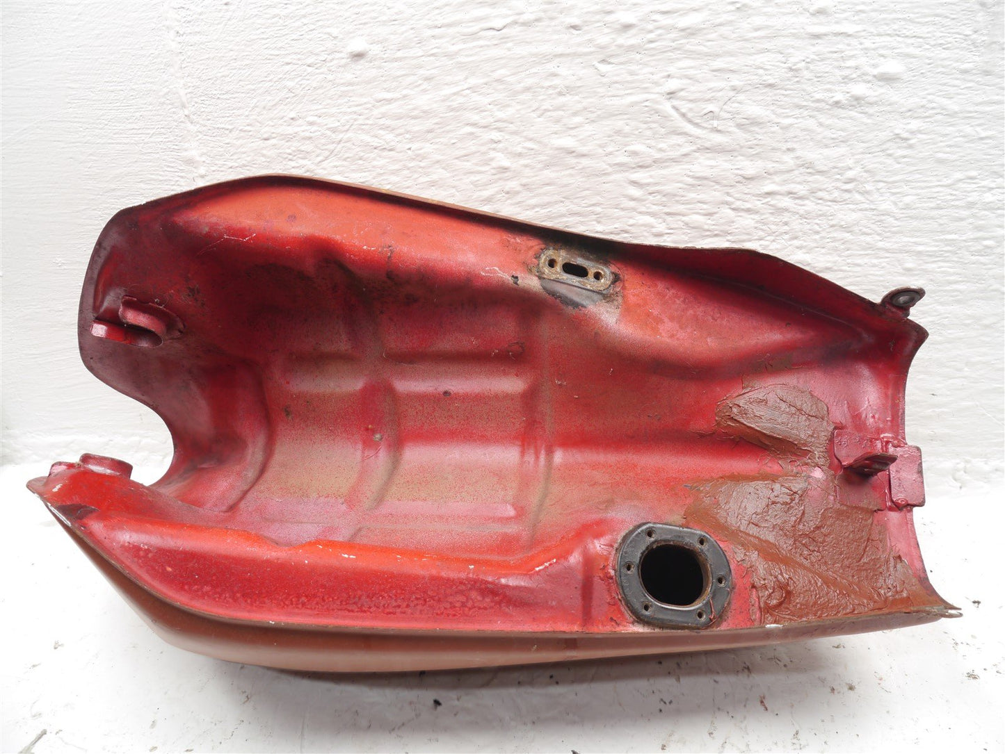 KAWASAKI Z550 F FUEL PETROL TANK (FOR REPAIR)