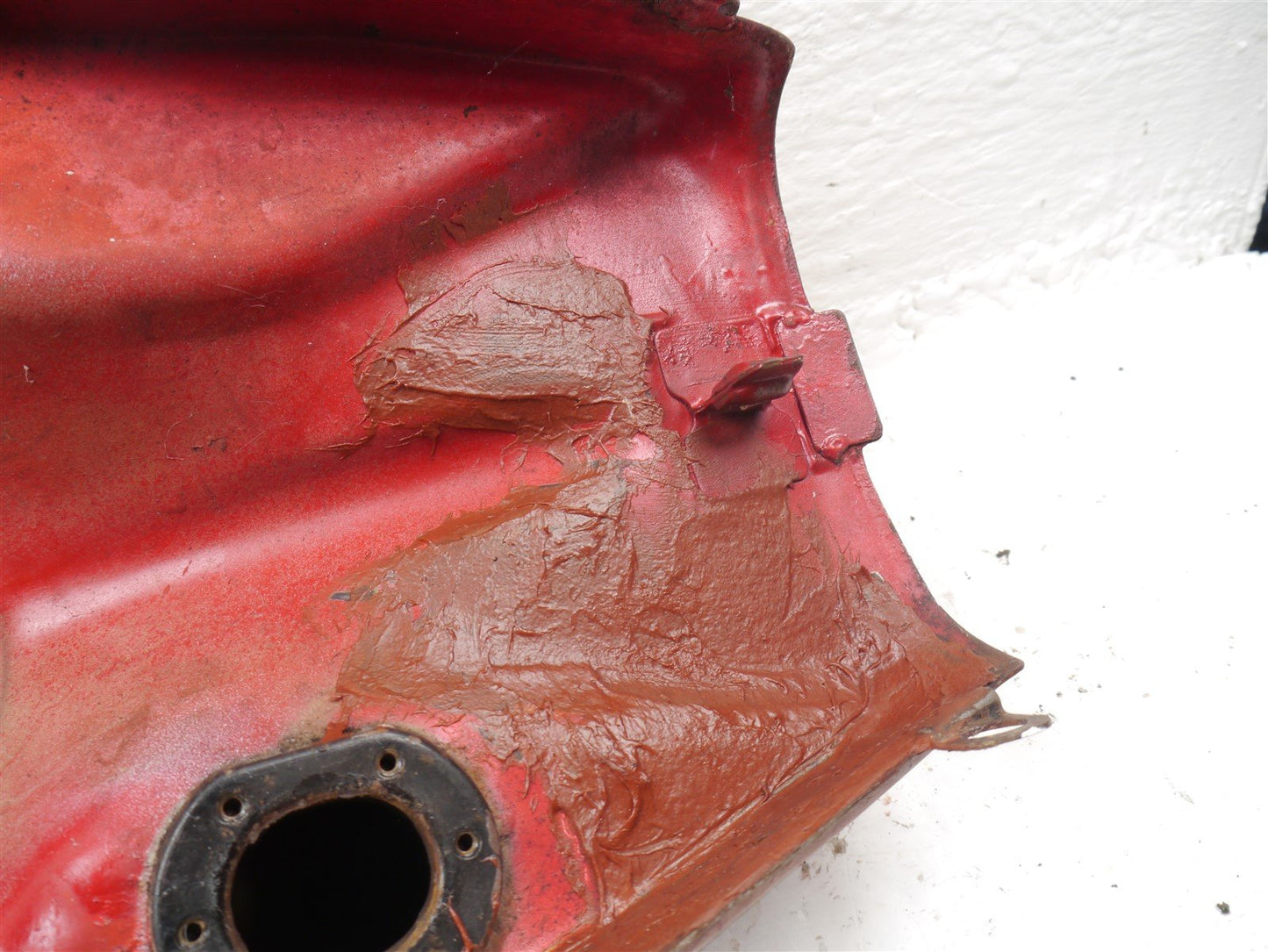 KAWASAKI Z550 F FUEL PETROL TANK (FOR REPAIR)