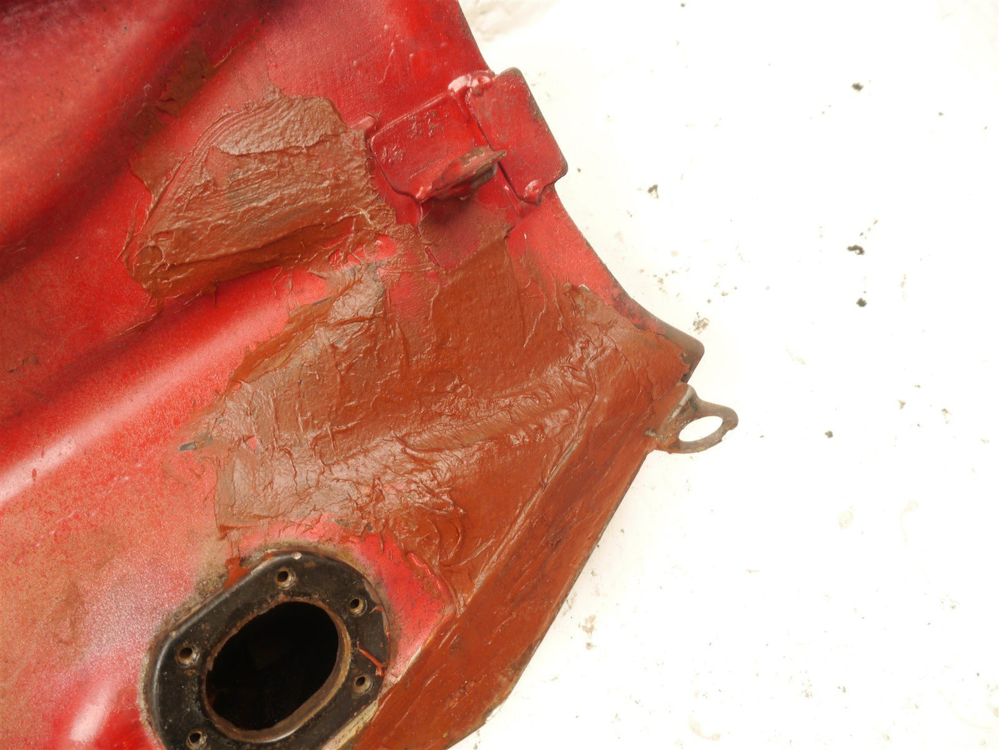 KAWASAKI Z550 F FUEL PETROL TANK (FOR REPAIR)