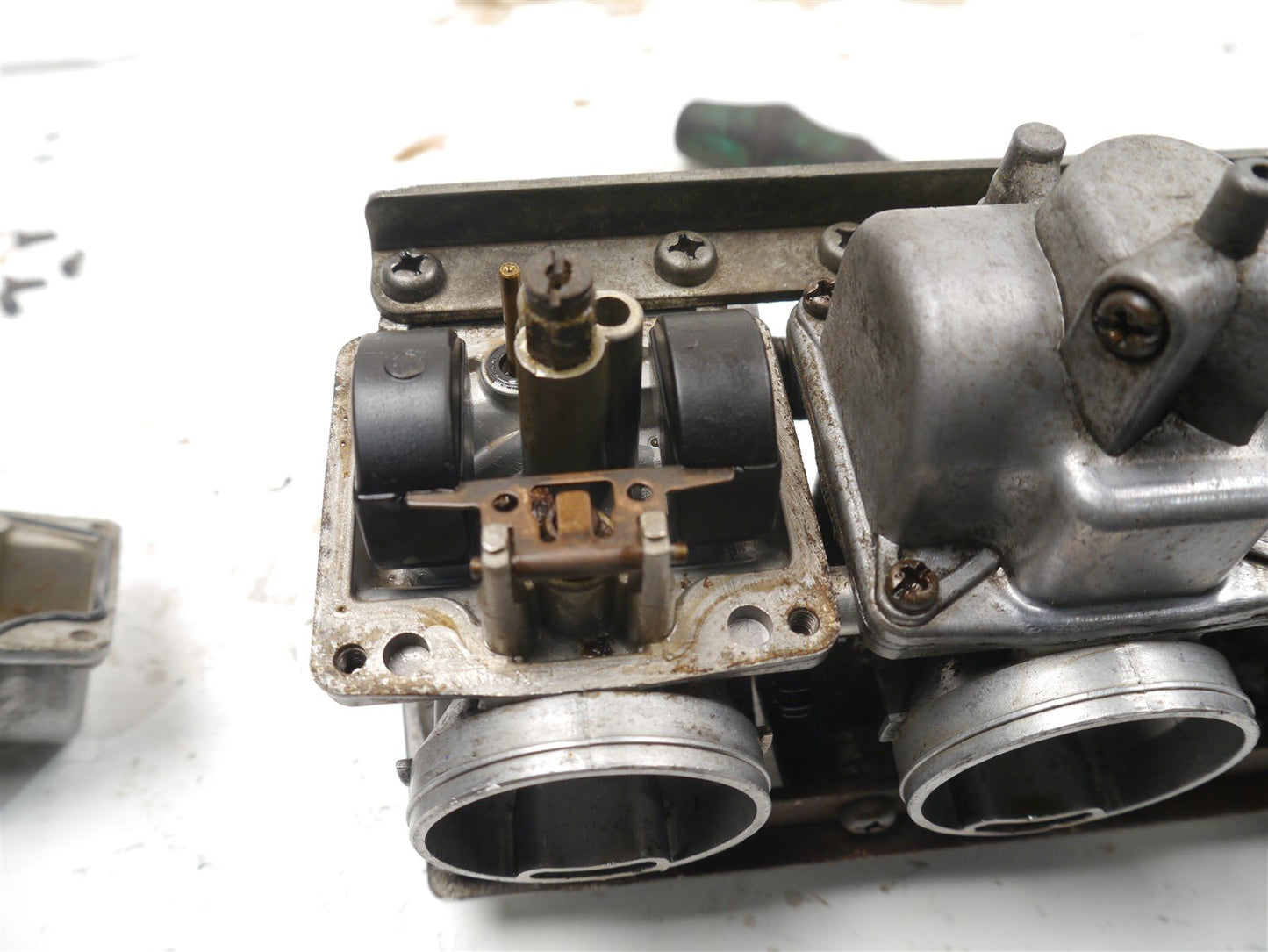 KAWASAKI Z550 F CARBURETTORS (FOR REBUILD)