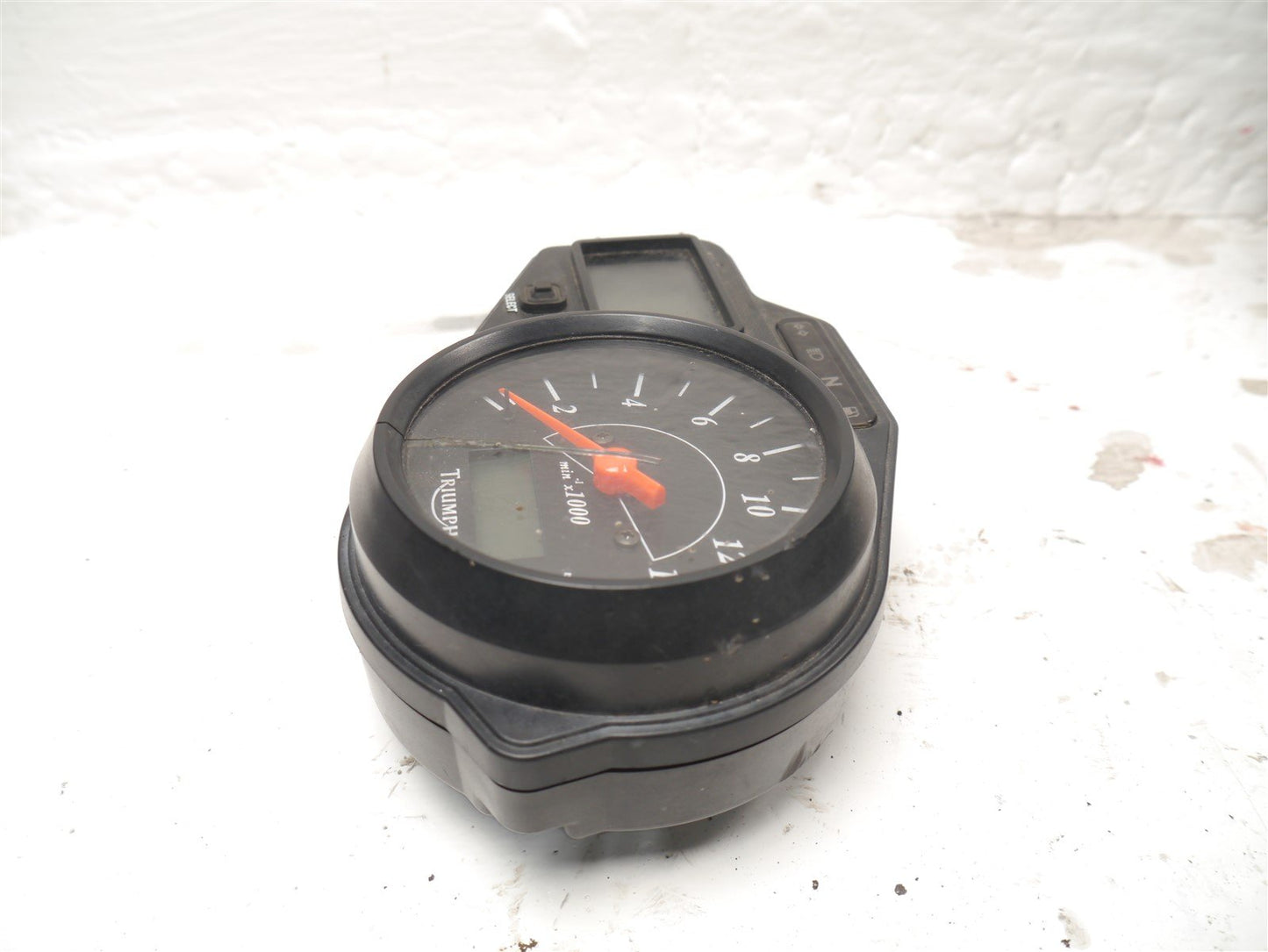 TRIUMPH DAYTONA 955i 2002-2006 CLOCKS INSTRUMENTS (CRACKED)