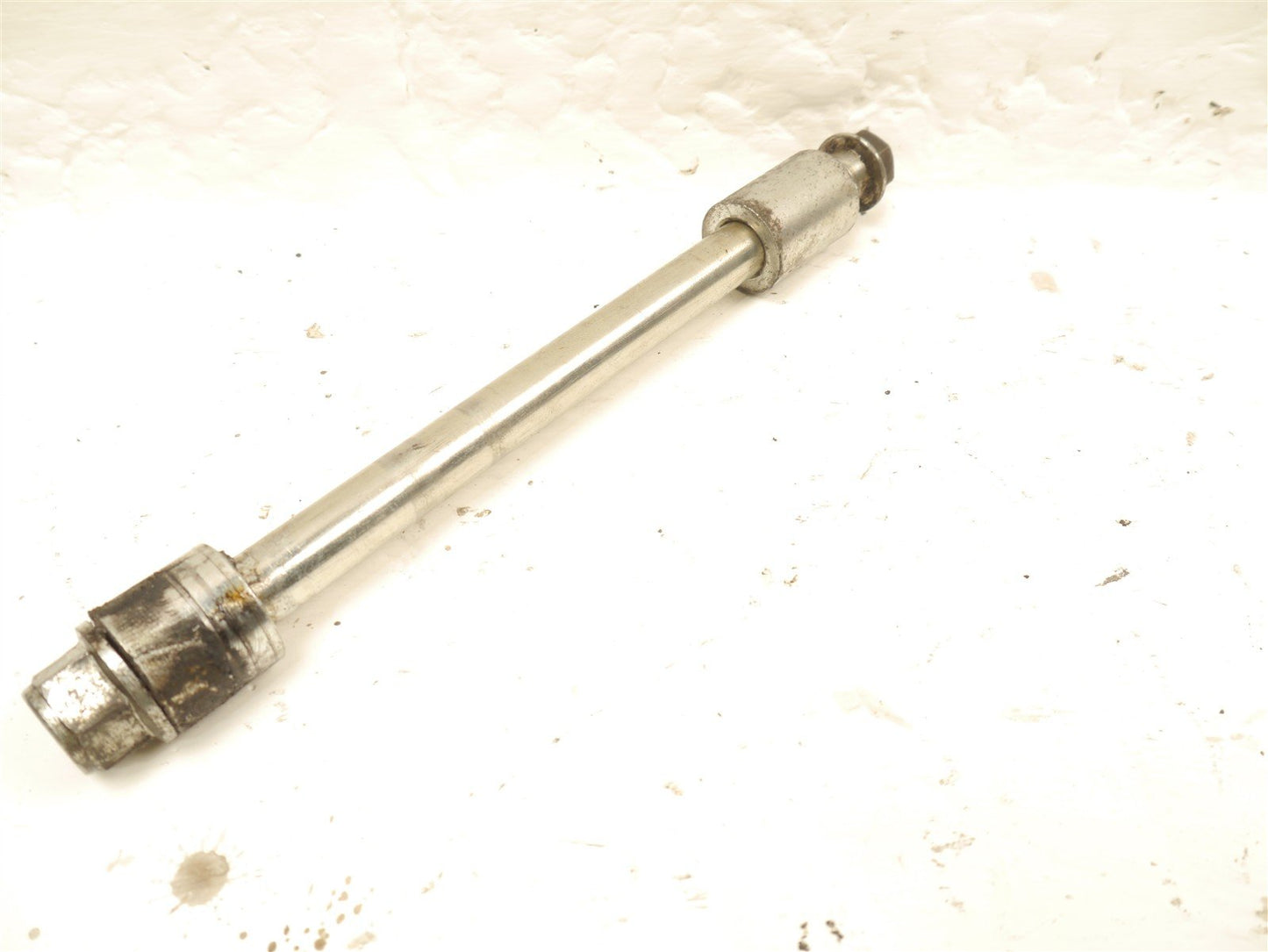 YAMAHA YBR125 CUSTOM REAR WHEEL SPINDLE