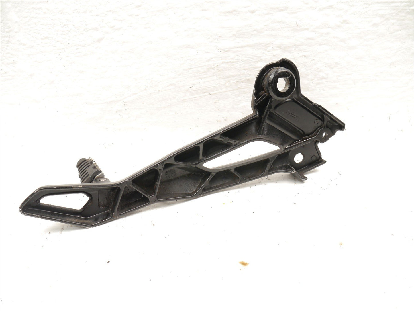 BENELLI 502 C LEFT FOOTREST HANGER