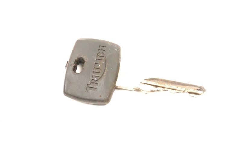 TRIUMPH SPRINT ST 955I 1999-2004 FUEL CAP & SEAT LOCK