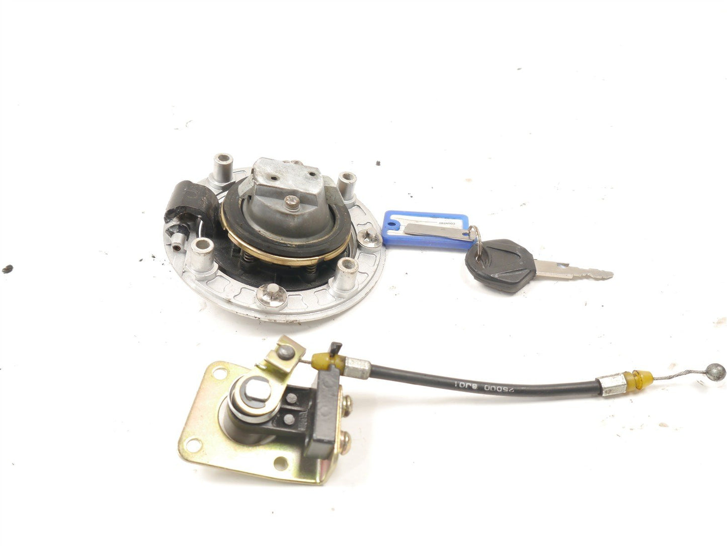 SUZUKI GSX600 F 1999-2006 FUEL CAP & SEAT LOCK