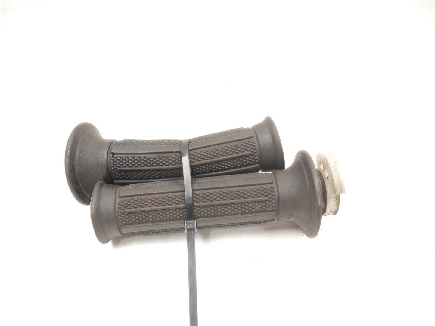 SUZUKI VX800 THROTTLE TUBE & GRIPS