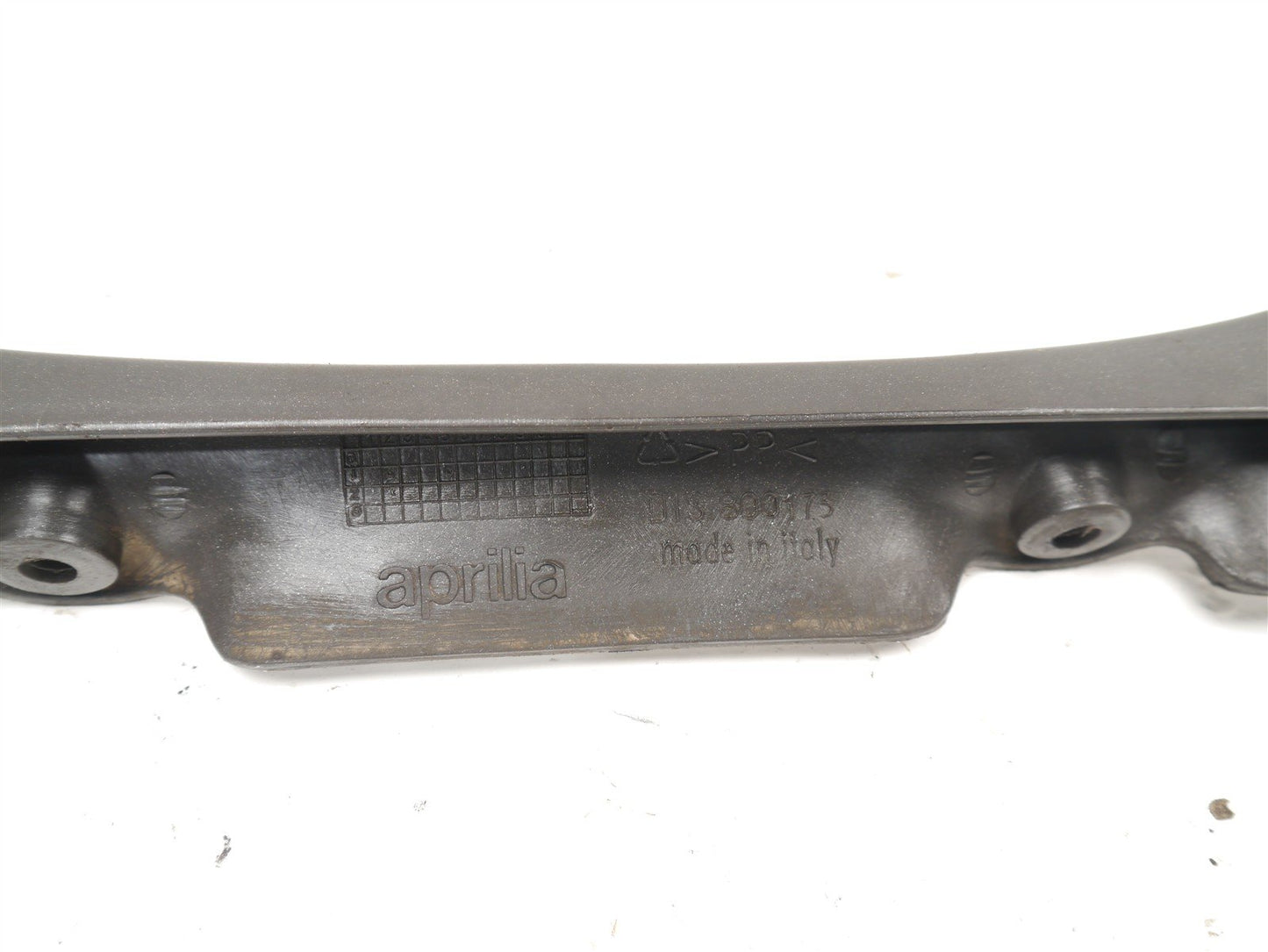 APRILIA CAPONORD ETV 1000 2001-2004 FRONT RADIATOR TRIM