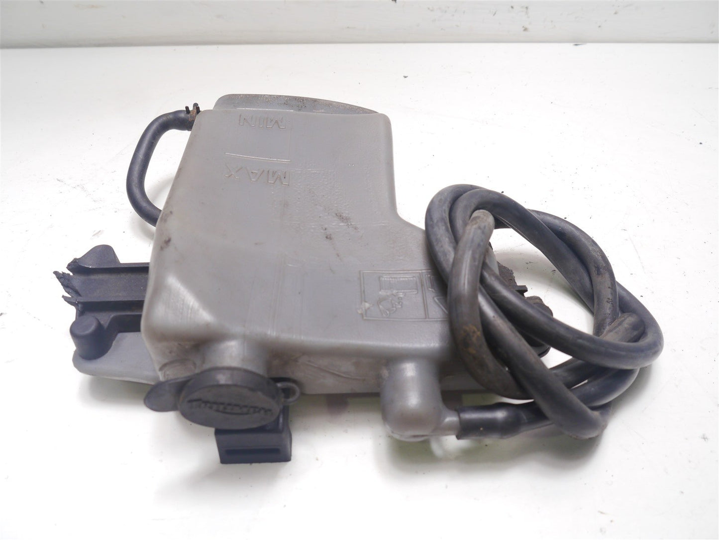TRIUMPH SPRINT 1050 ST 2005-2009 WATER COOLANT RESERVOIR WITH CAP& MOUNT