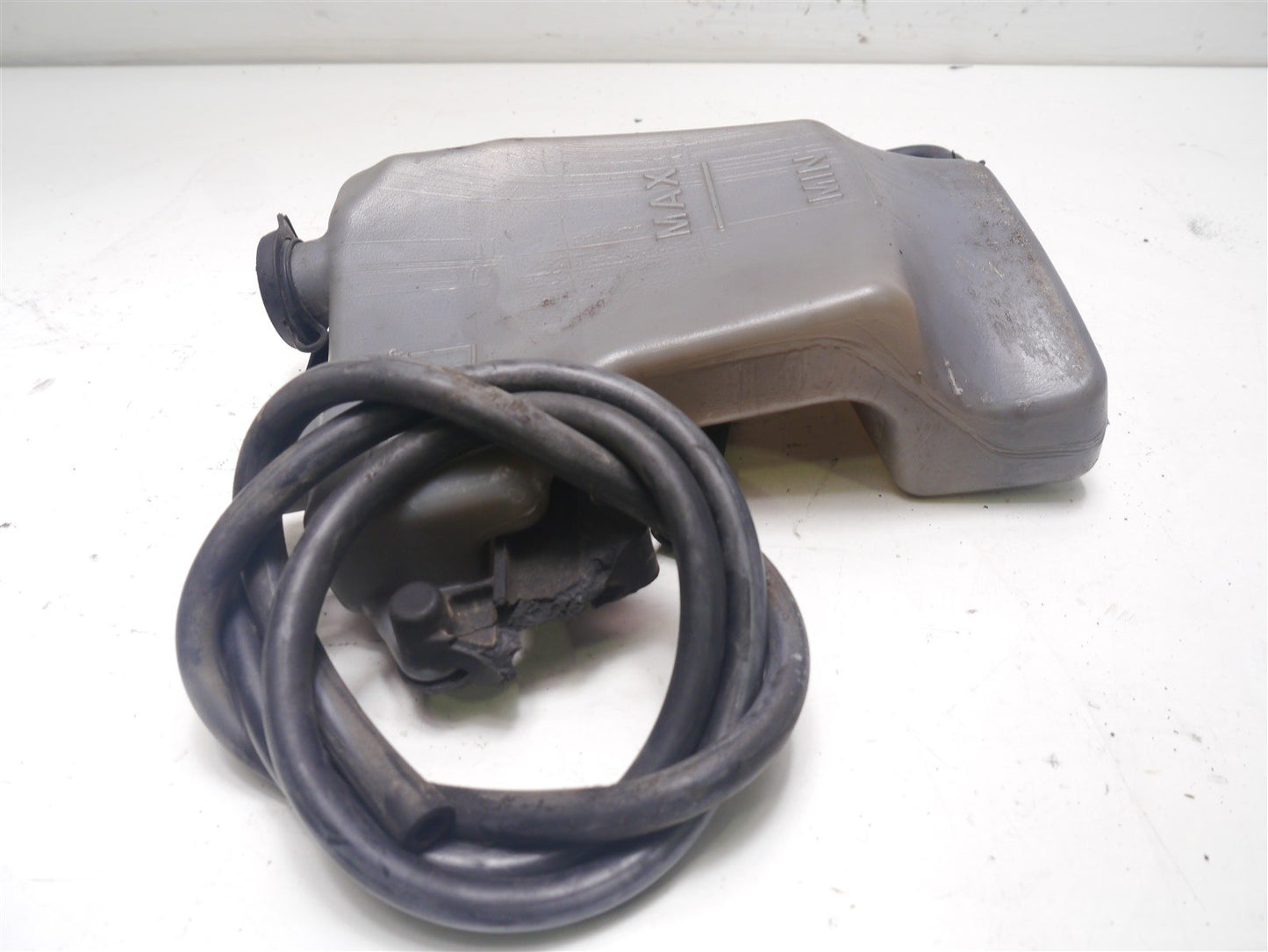 TRIUMPH SPRINT 1050 ST 2005-2009 WATER COOLANT RESERVOIR WITH CAP& MOUNT