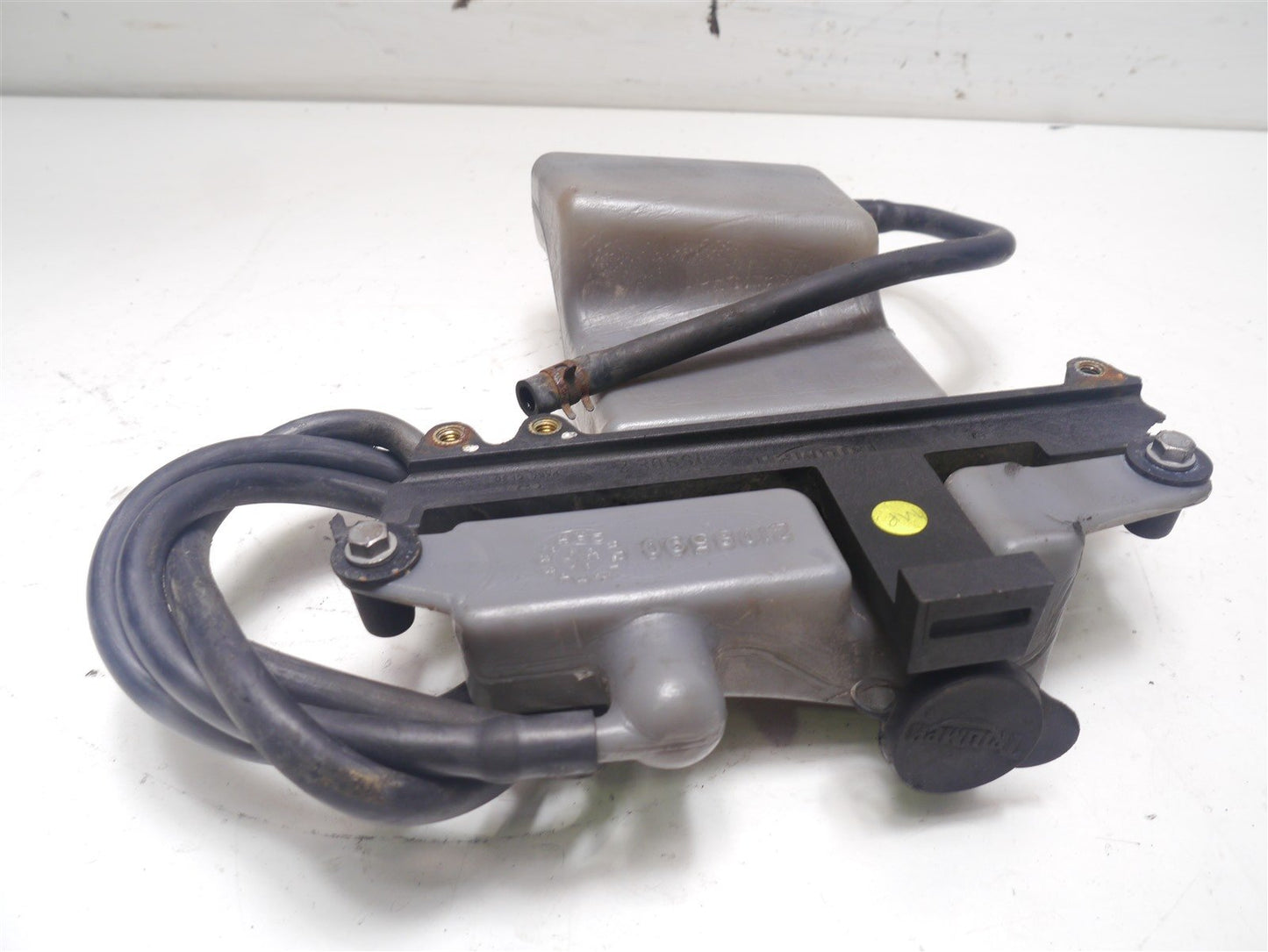 TRIUMPH SPRINT 1050 ST 2005-2009 WATER COOLANT RESERVOIR WITH CAP& MOUNT