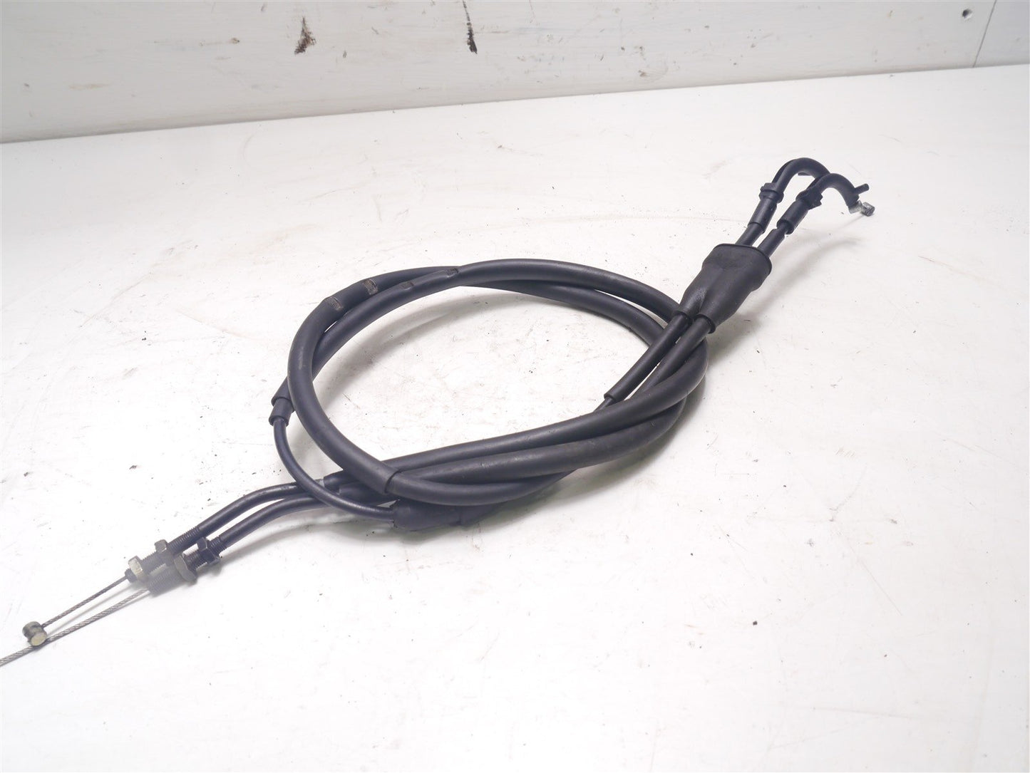 TRIUMPH SPRINT 1050 ST 2005-2009 THROTTLE CABLES X 2