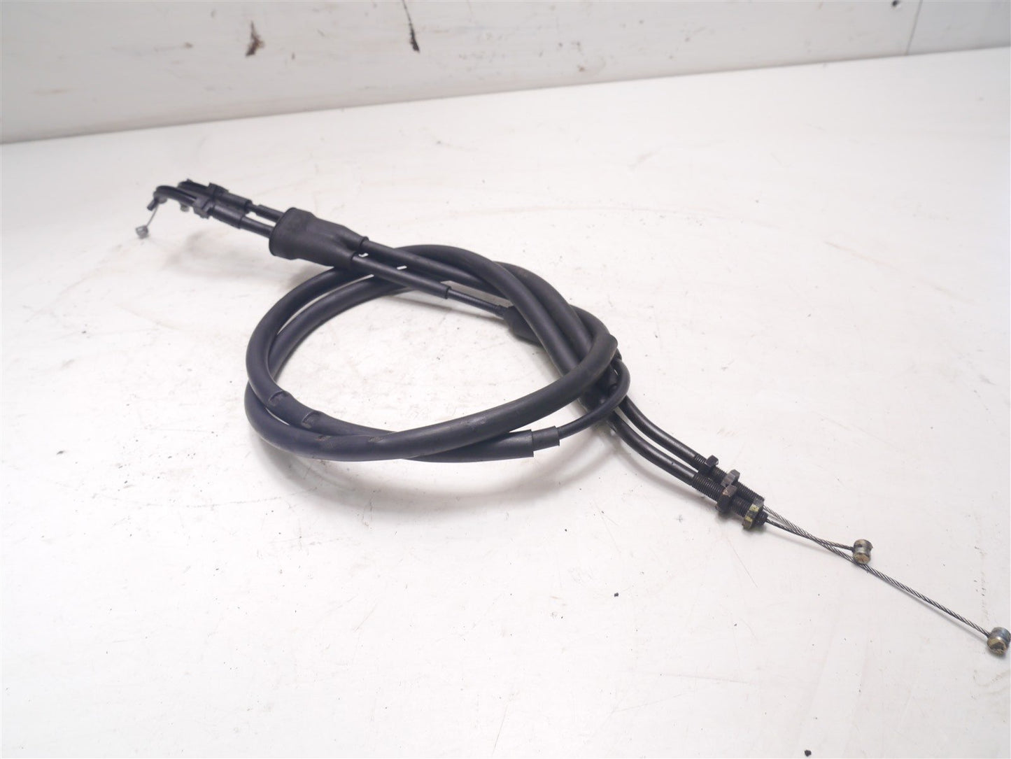 TRIUMPH SPRINT 1050 ST 2005-2009 THROTTLE CABLES X 2