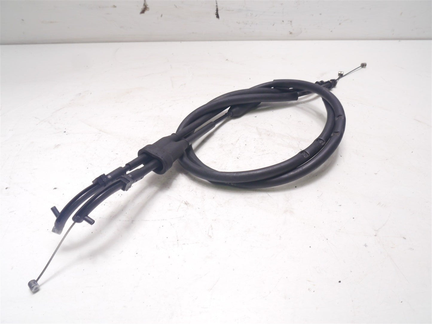 TRIUMPH SPRINT 1050 ST 2005-2009 THROTTLE CABLES X 2