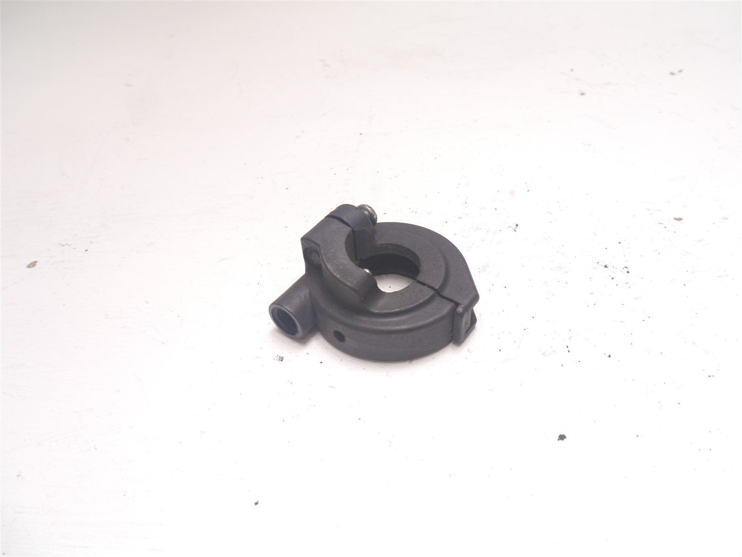 HONDA NSC 110 VISION 2011-2016 THROTTLE TUBE CLAMP