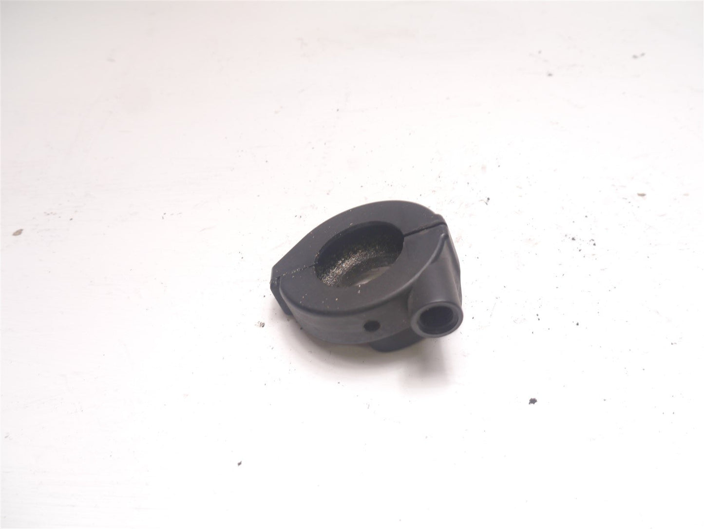 HONDA NSC 110 VISION 2011-2016 THROTTLE TUBE CLAMP