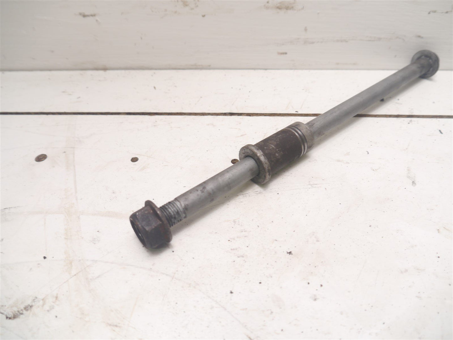 HONDA PS PES 125 2006-2013 FRONT WHEEL SPINDLE AXLE WITH SPACER AND NUT