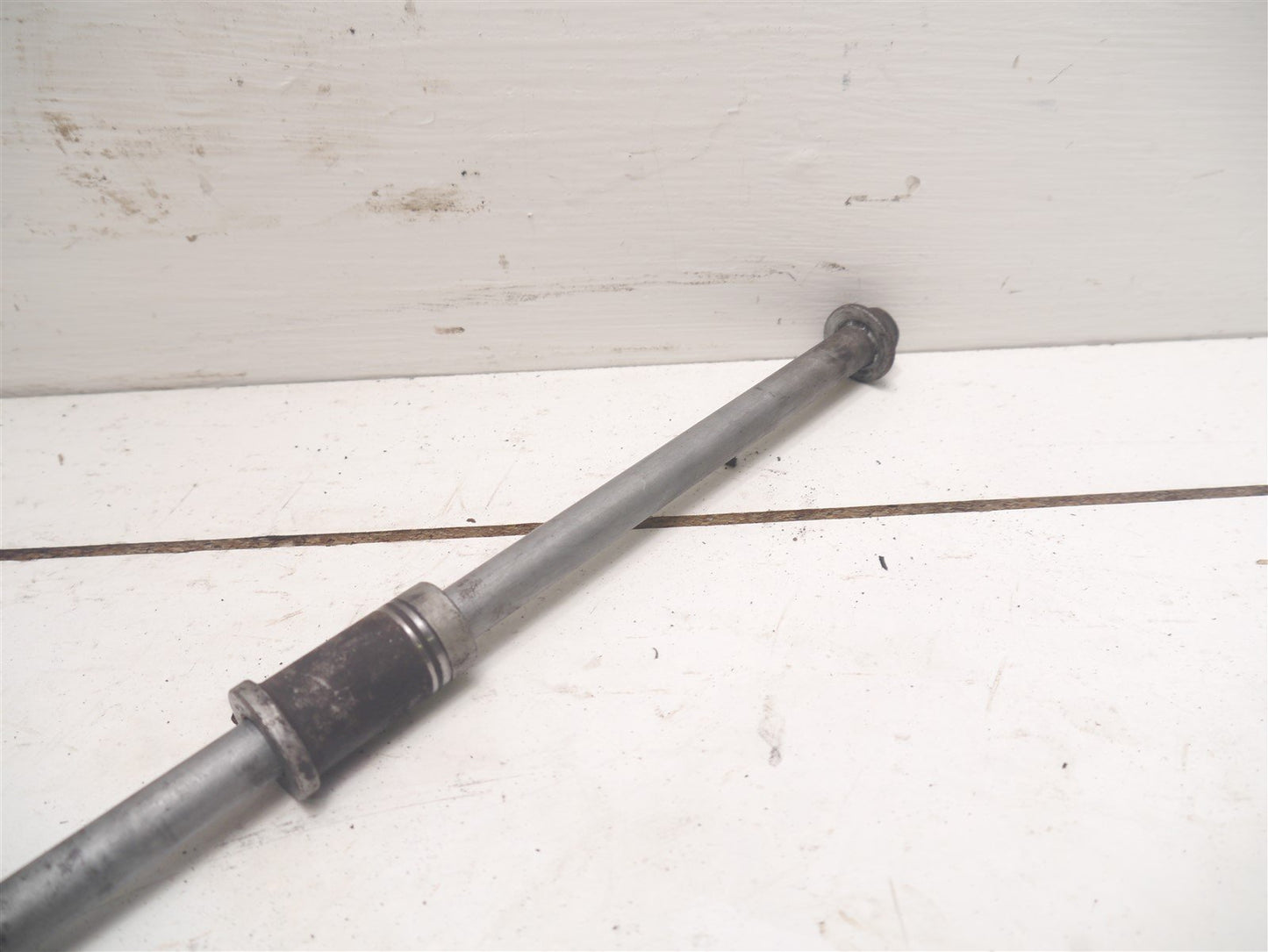 HONDA PS PES 125 2006-2013 FRONT WHEEL SPINDLE AXLE WITH SPACER AND NUT