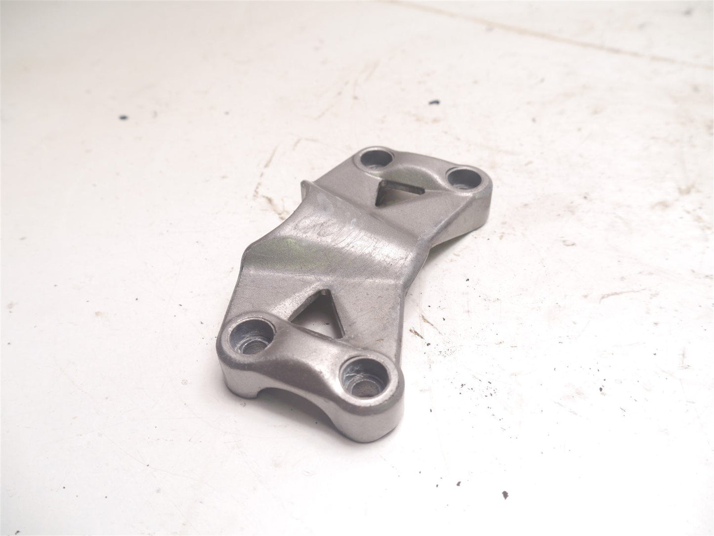 ZONTES ZT 125 5A MONSTER 2011-2017 TOP FORK YOKE HANDLEBAR CLAMP