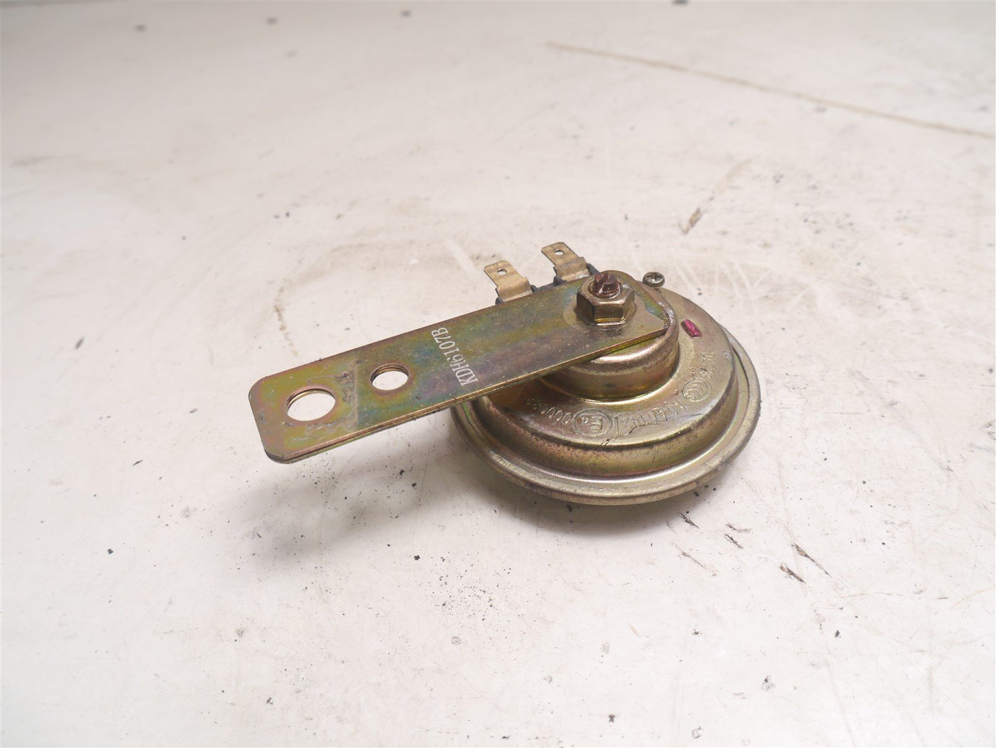 PEUGEOT TWEET 125 2010-2020 HORN AND MOUNT BRACKET