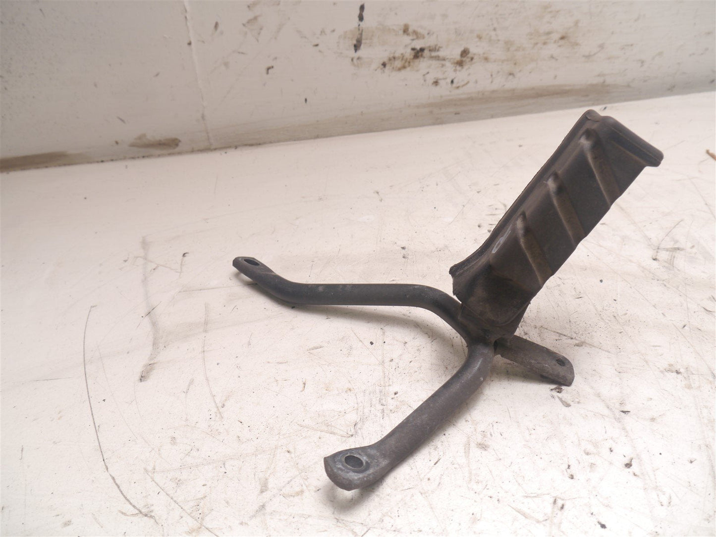HONDA PS PES 125 2006-2013 RIGHT REAR FOOTREST HANGER AND PEG