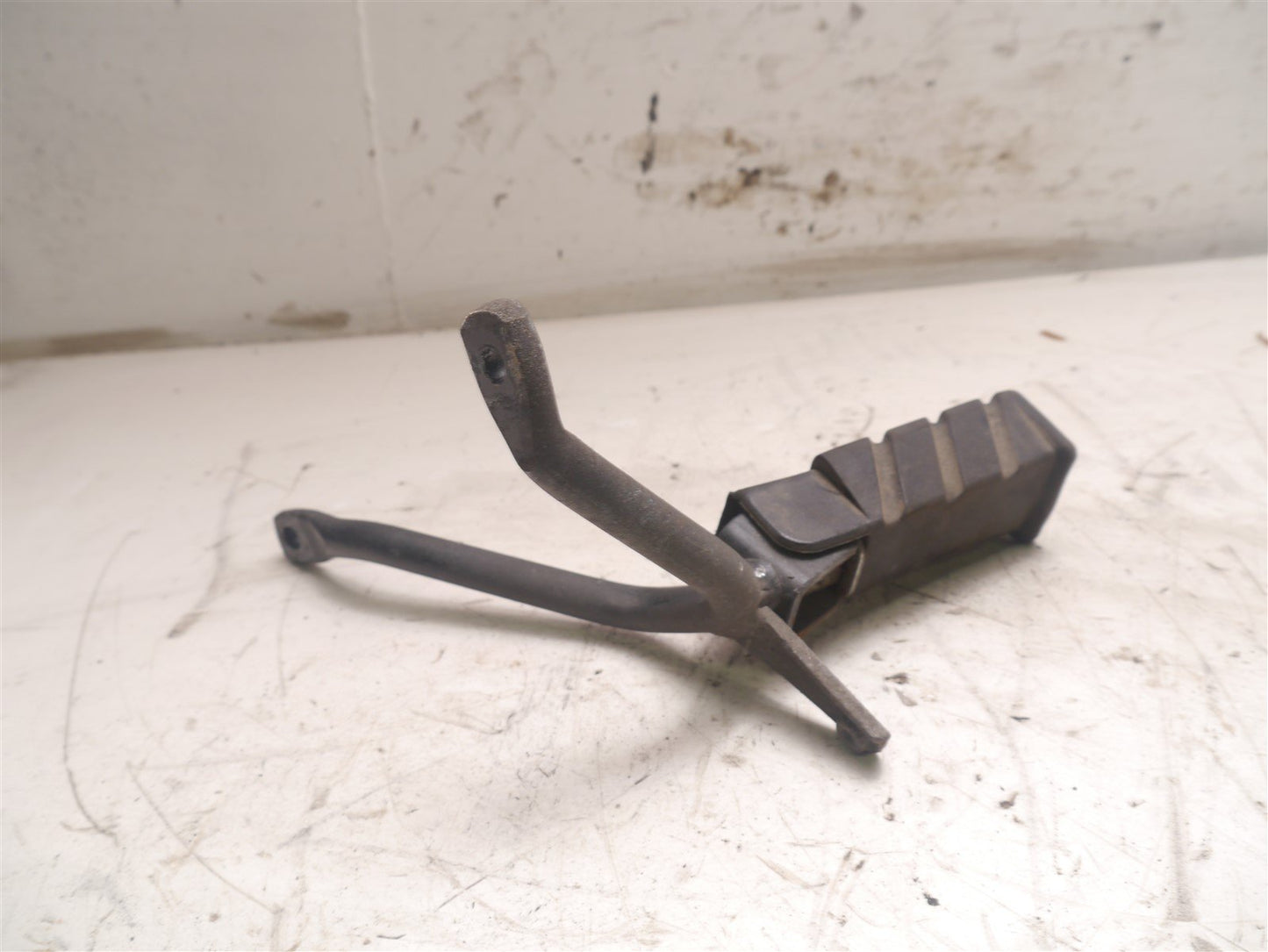 HONDA PS PES 125 2006-2013 RIGHT REAR FOOTREST HANGER AND PEG