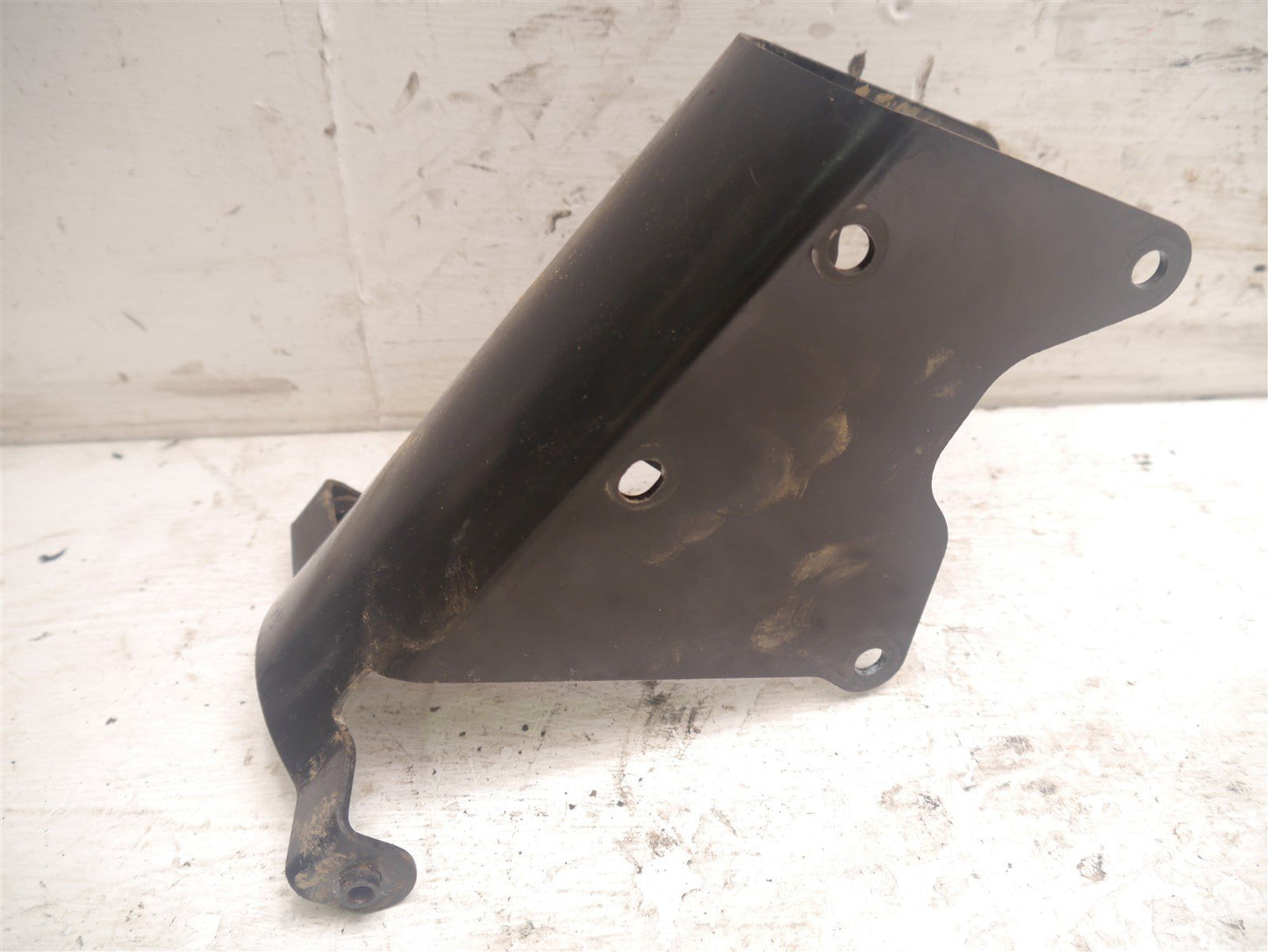 SYM WOLF SB125 2012-2021 FRONT ENGINE MOUNT BRACKET