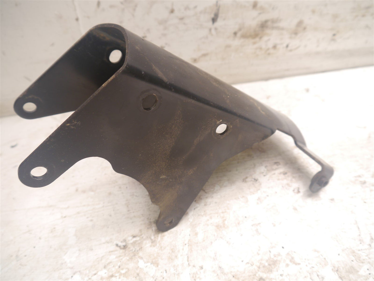 SYM WOLF SB125 2012-2021 FRONT ENGINE MOUNT BRACKET