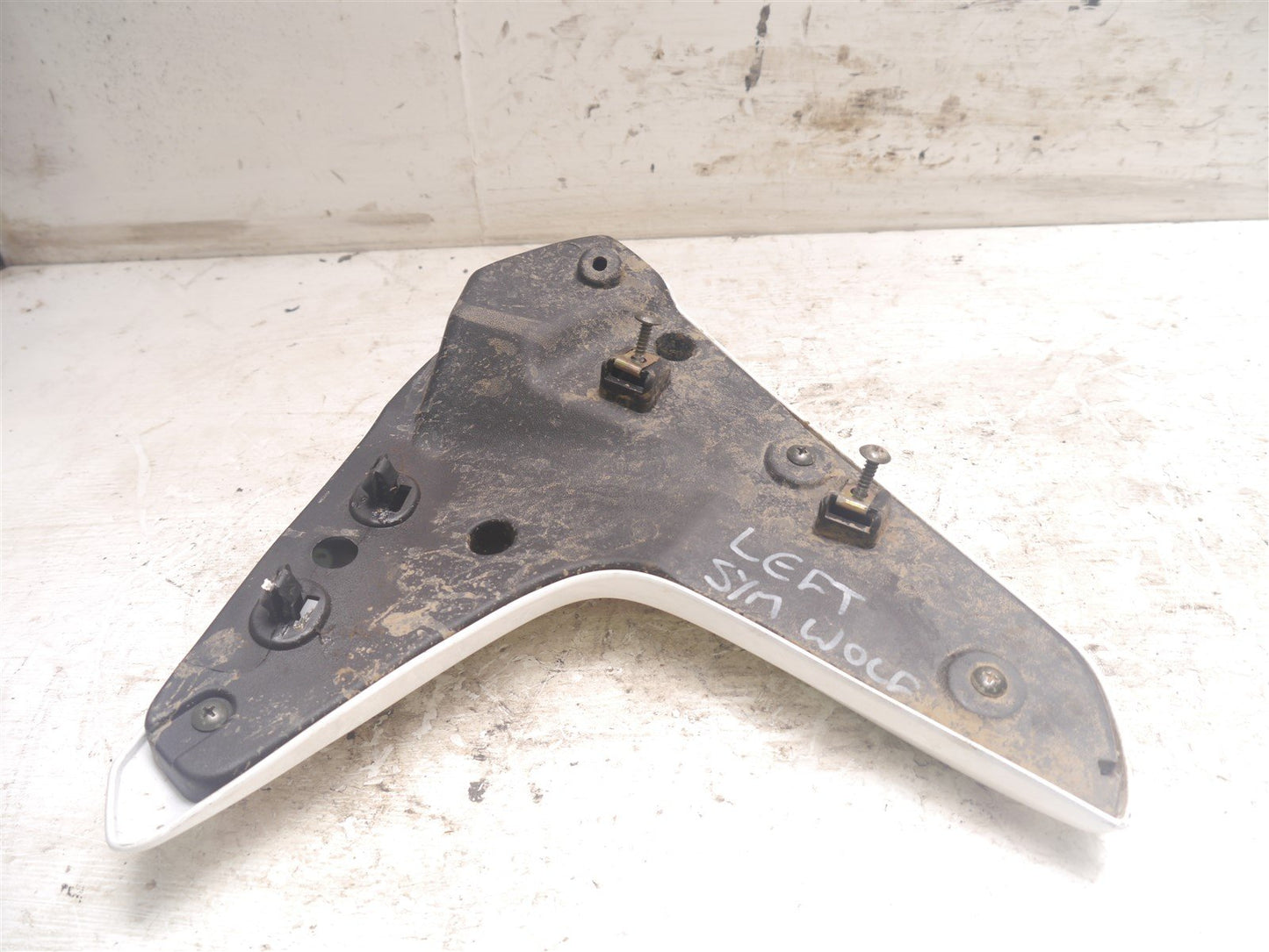 SYM WOLF SB125 2012-2021 LEFT FUEL TANK FAIRING & BACK PANEL
