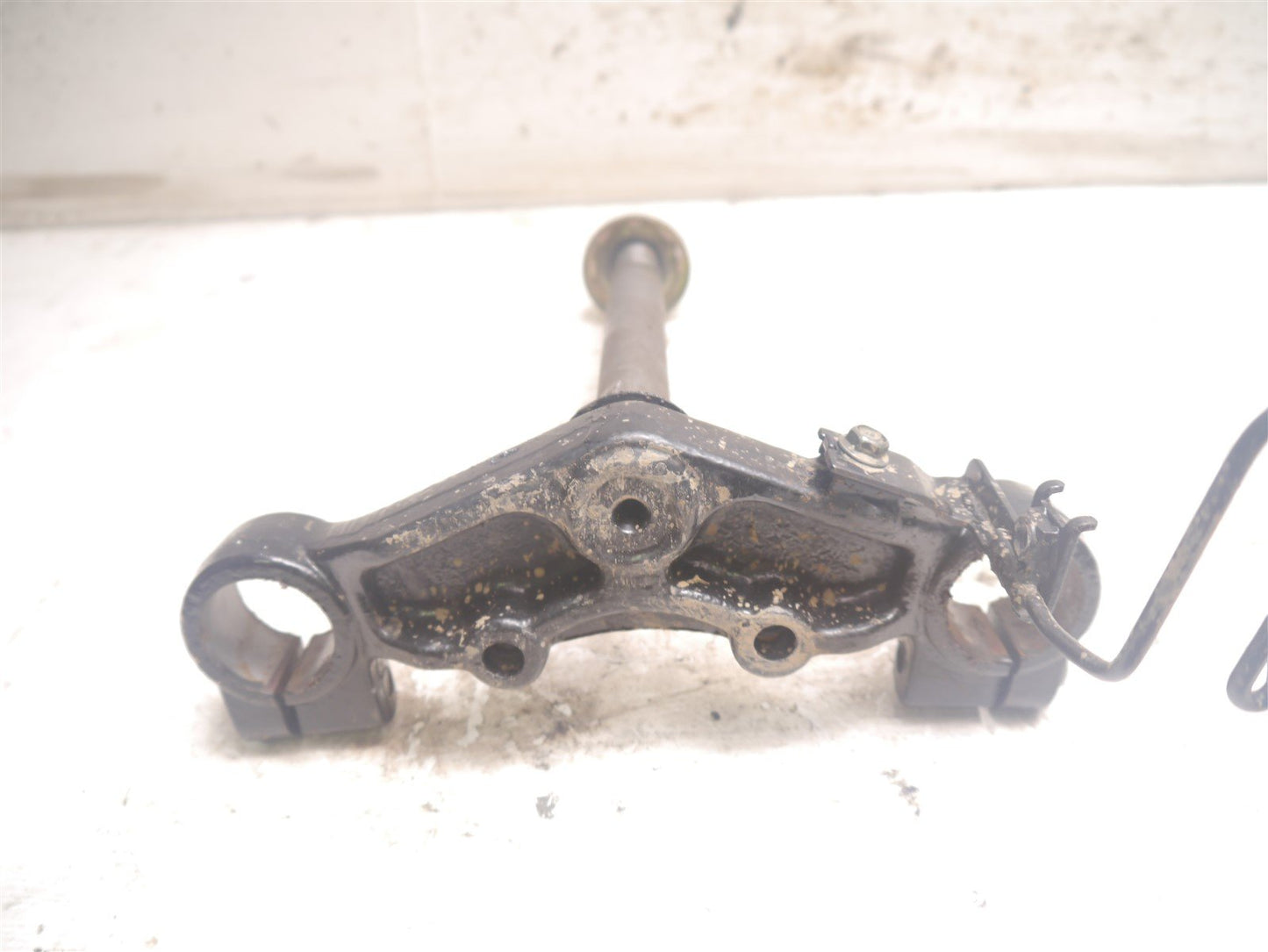 SYM WOLF SB125 2015-2021 BOTTOM FORK YOKE