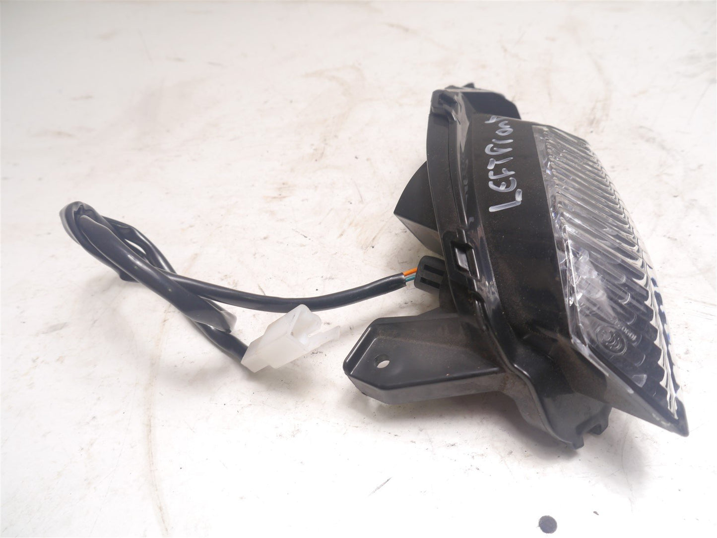 LEXMOTO AURA 125 2020-2021 FRONT LEFT INDICATOR