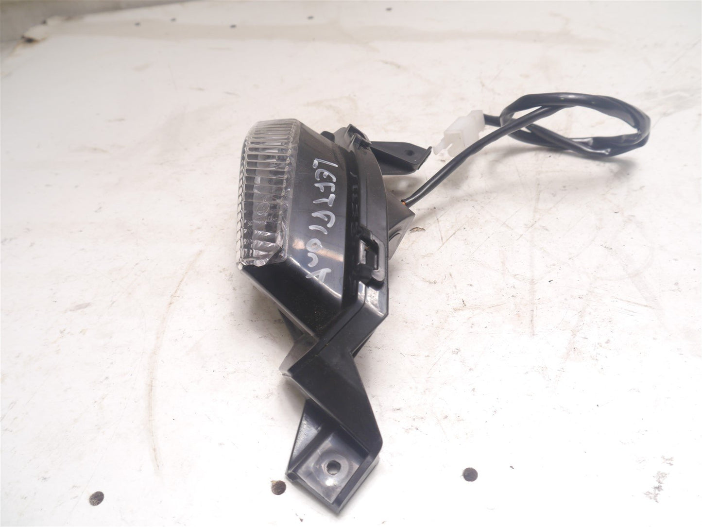LEXMOTO AURA 125 2020-2021 FRONT LEFT INDICATOR