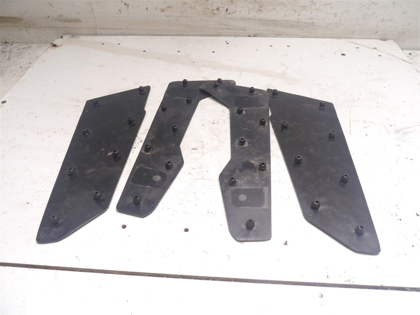 LEXMOTO AURA 125 2020-2021 FOOTBOARD RUBBERS