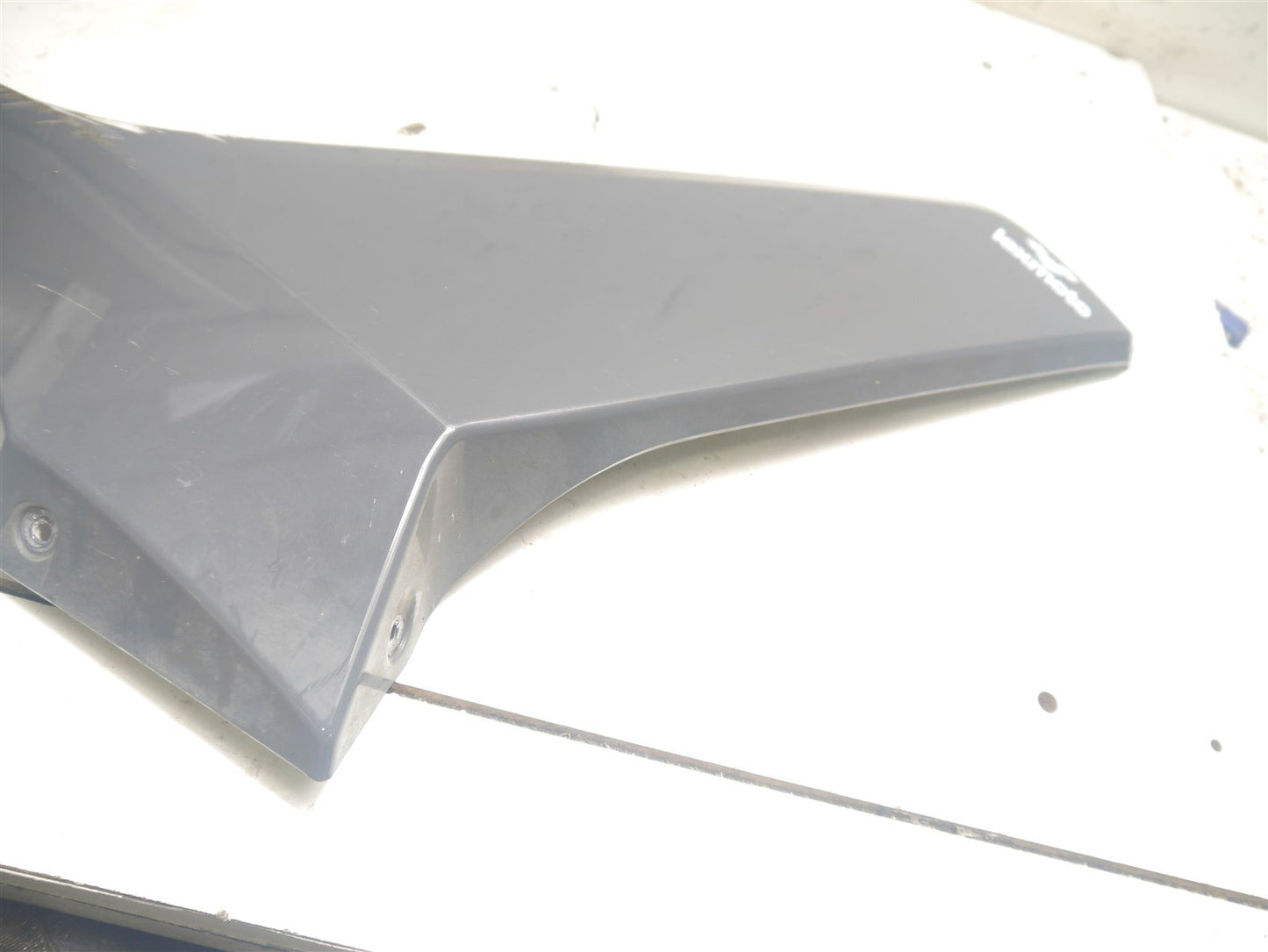 LEXMOTO AURA 125 2020-2021 RIGHT SIDE FAIRING IN GREY *SCUFFED*