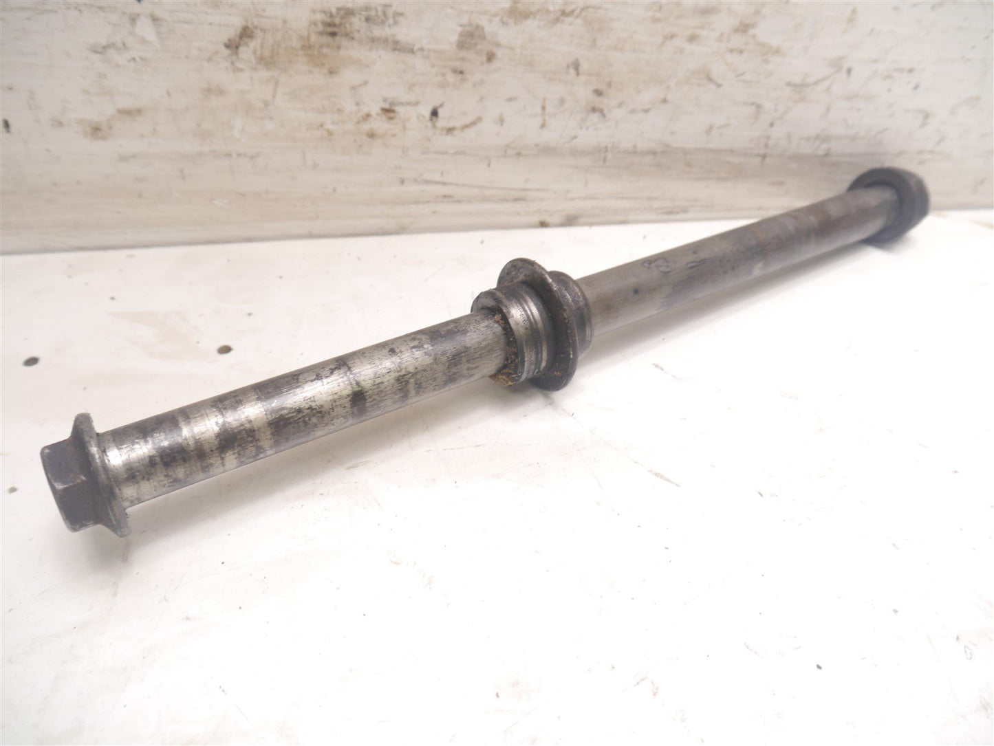HONDA CBR600 F4 1999-2000 REAR WHEEL SPINDLE AXLE