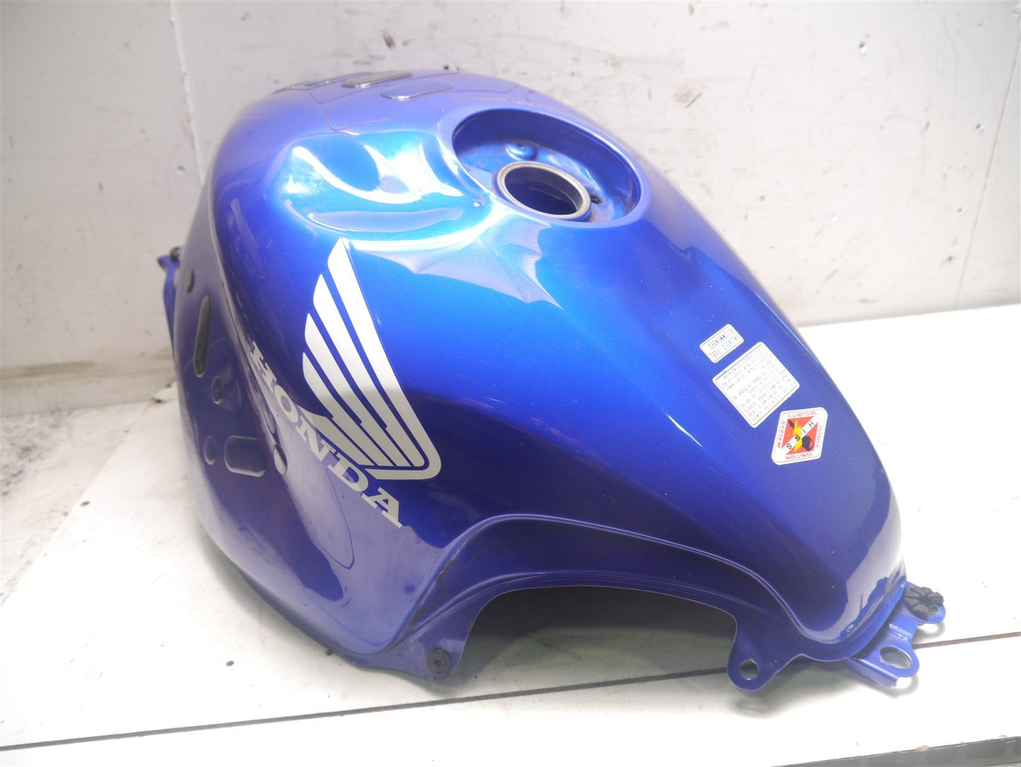 HONDA CBR600 F4 1999-2000 FUEL TANK