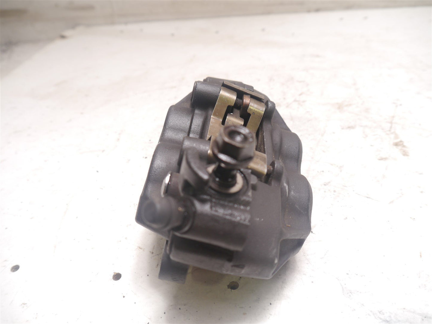 HONDA CBR600 F4 1999-2000 FRONT RIGHT BRAKE CALIPER
