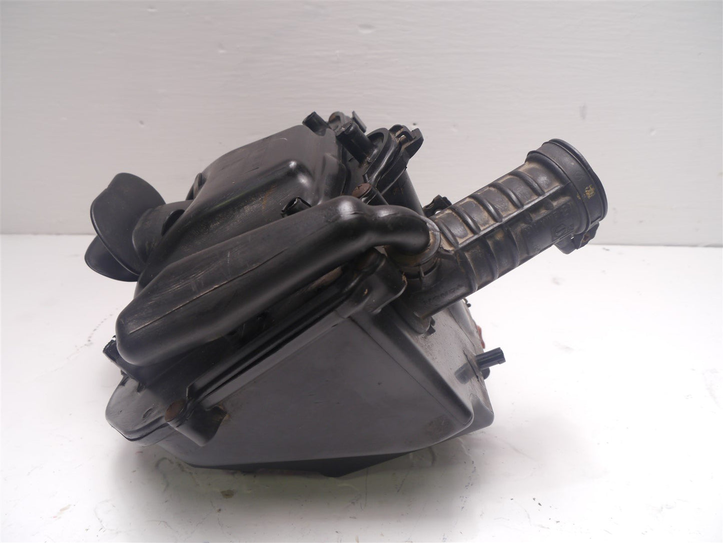 HONDA CBF125 2009-2013 AIRBOX ASSEMBLY AND RUBBER