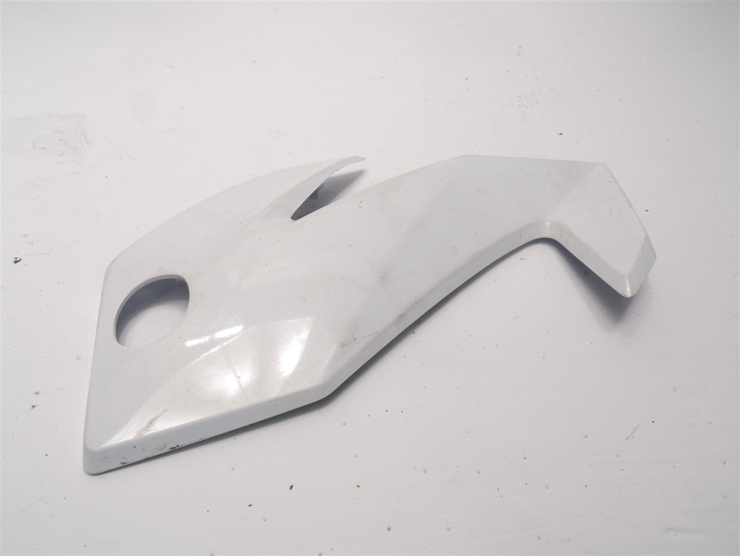 HONDA CB125F 2015-2019 RIGHT HEADLIGHT FAIRING IN WHITE