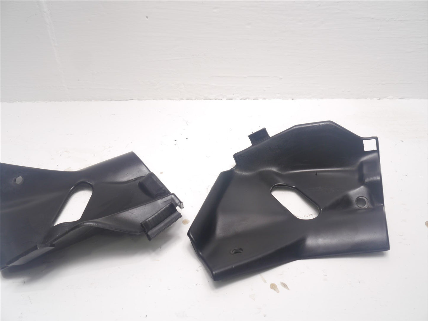 TRIUMPH TROPHY 900 1990-1994 HEADSTOCK FAIRING TRIM