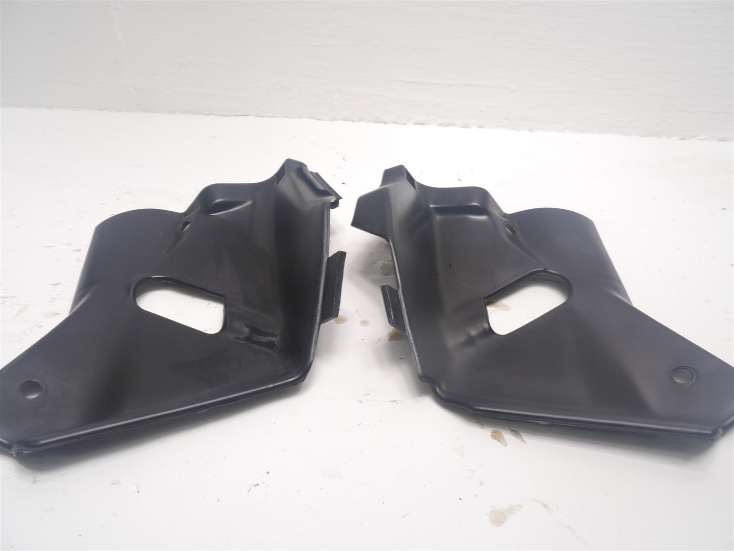 TRIUMPH TROPHY 900 1990-1994 HEADSTOCK FAIRING TRIM