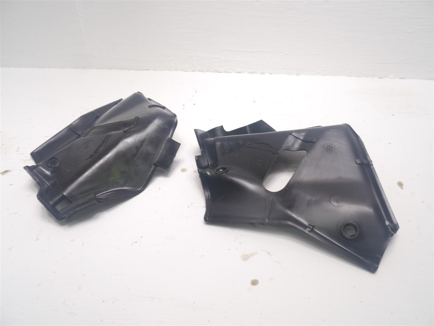 TRIUMPH TROPHY 900 1990-1994 HEADSTOCK FAIRING TRIM