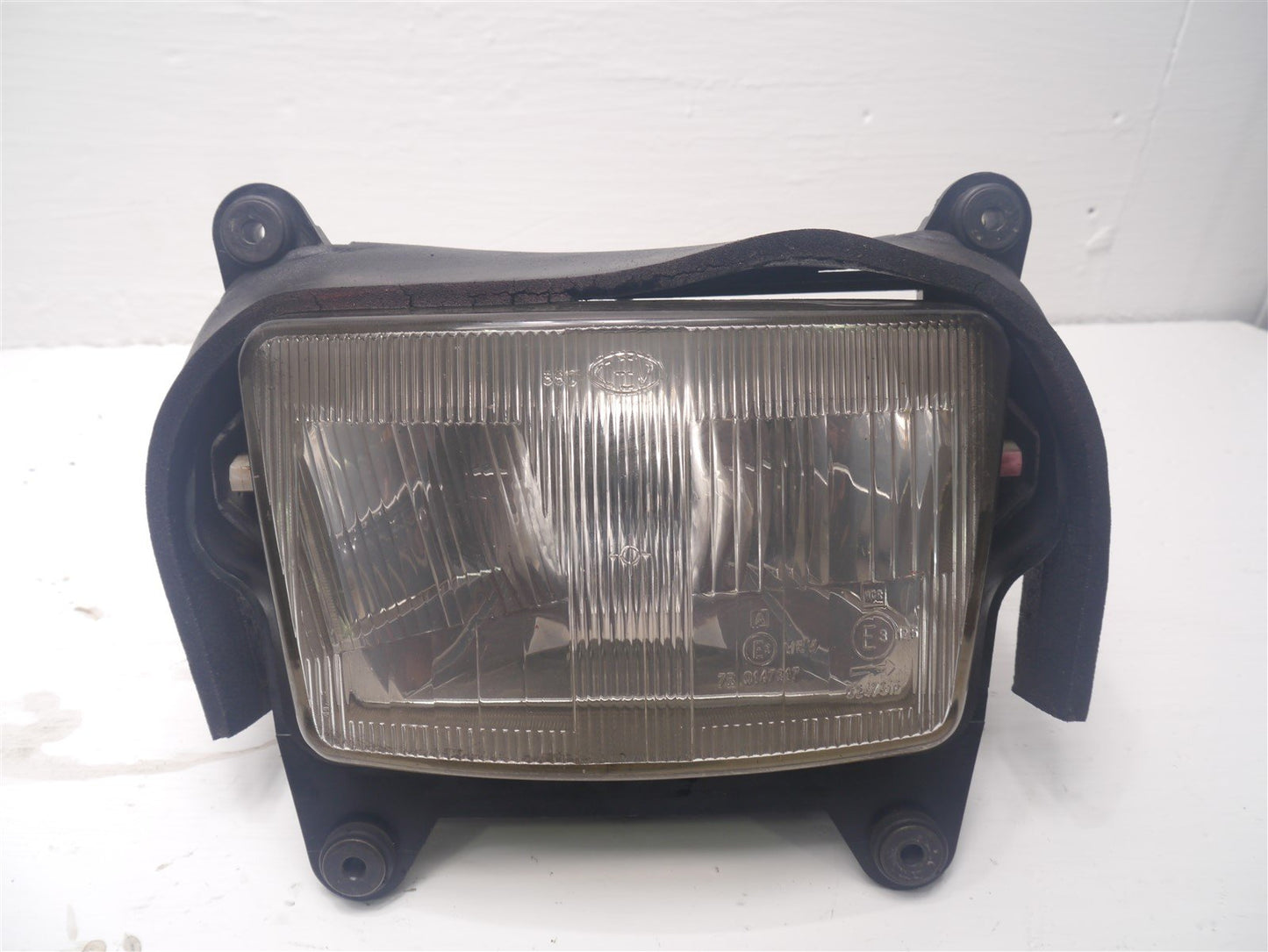 TRIUMPH TROPHY 900 1990-1994 FRONT LIGHT