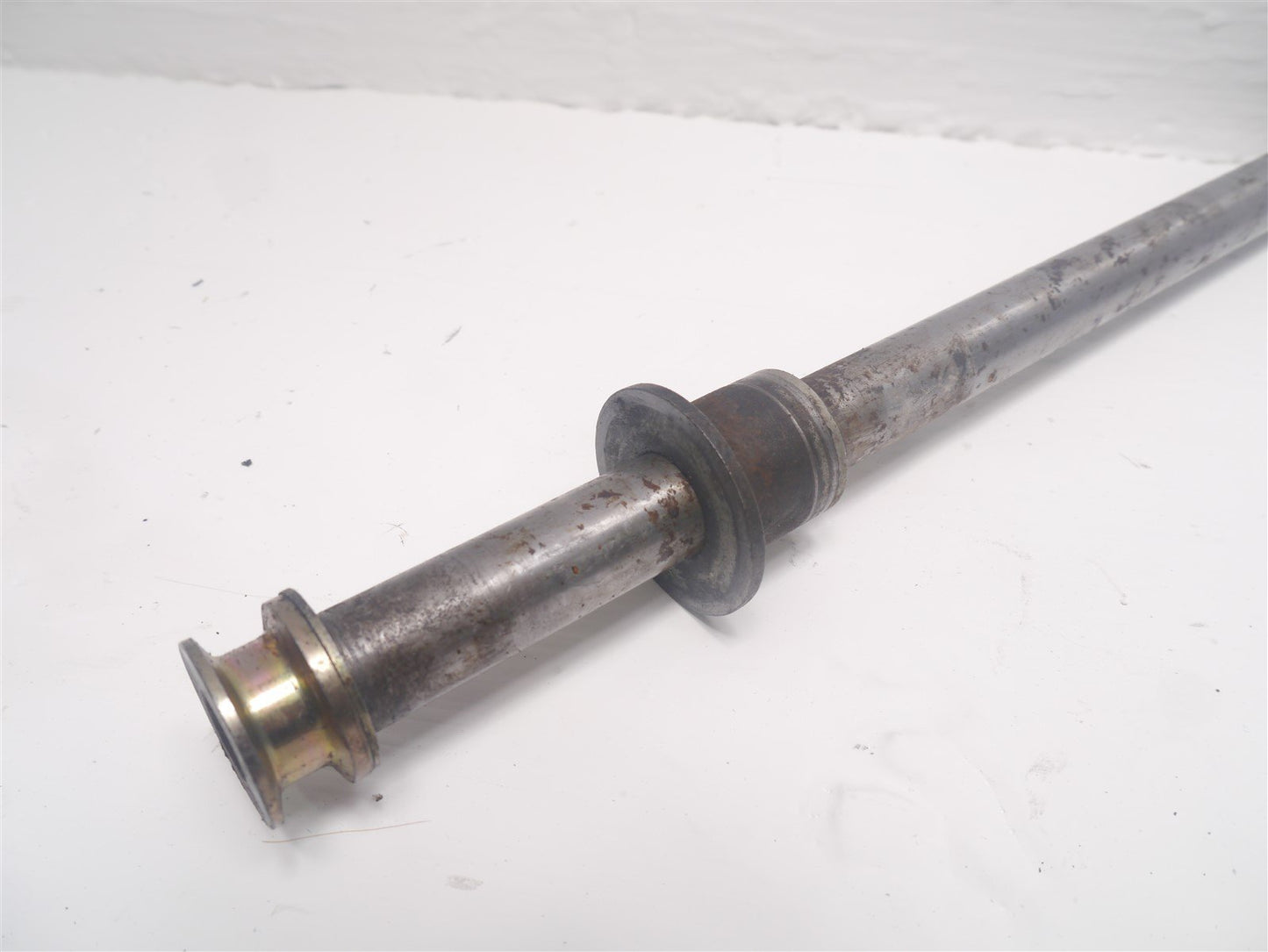 TRIUMPH TROPHY 900 1990-1994 REAR WHEEL SPINDLE