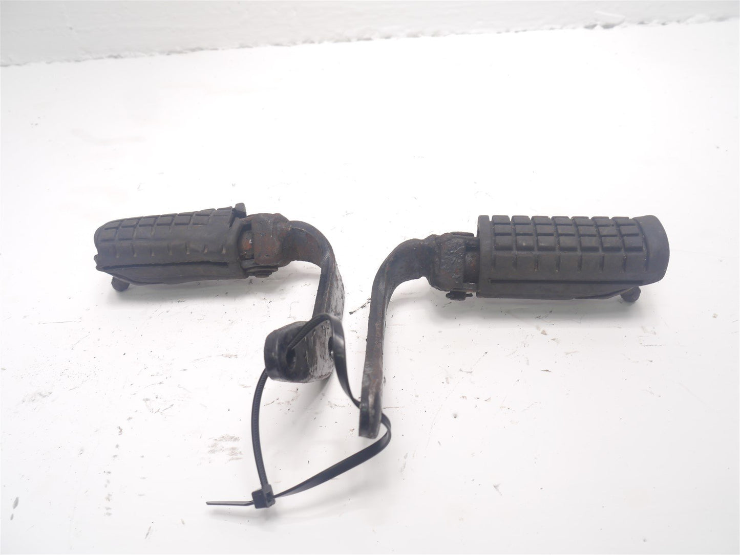 HONDA CB TWO FIFTY FRONT PEGS AND HANGERS
